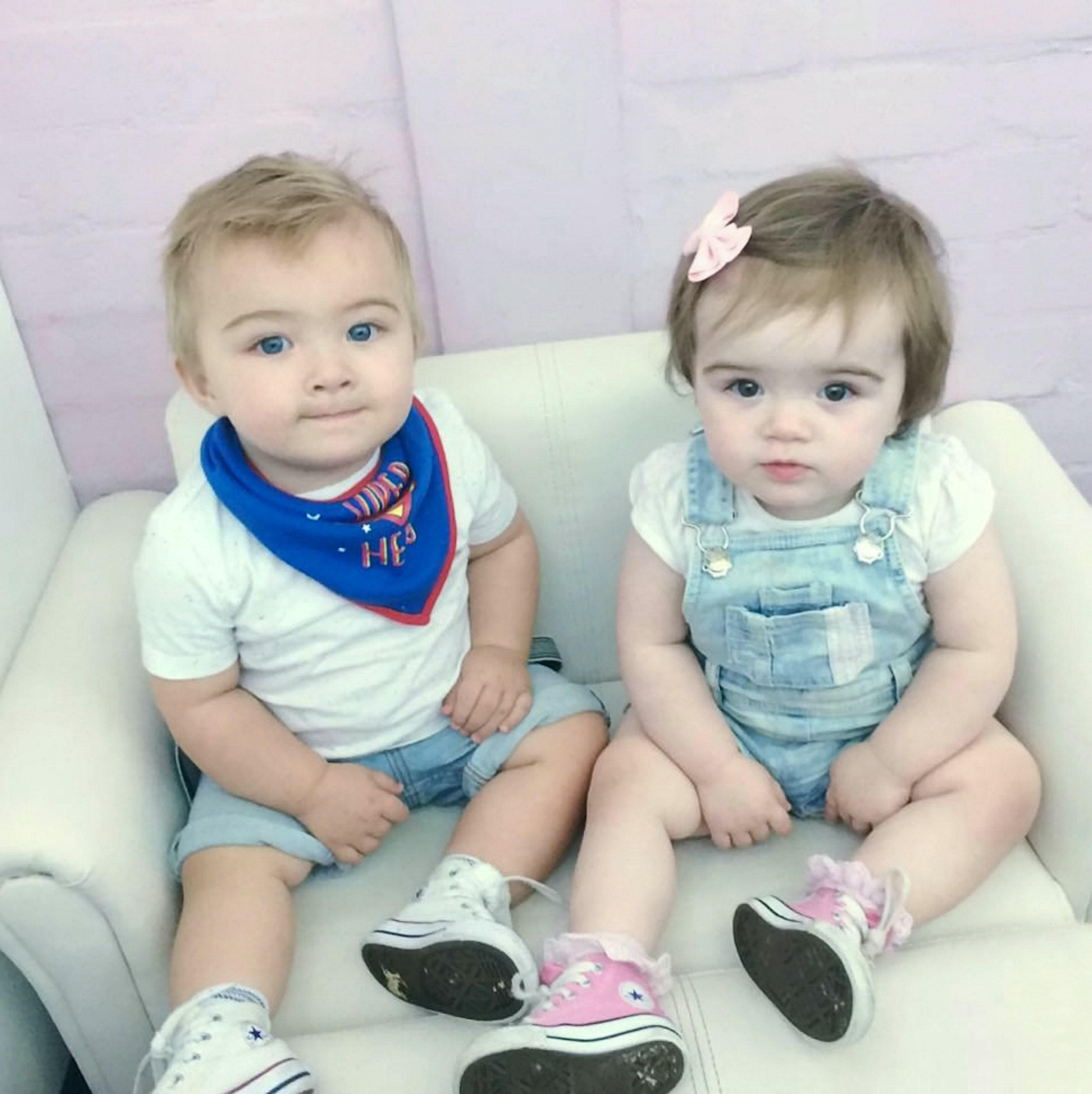 O mamă a avut inima frântă după ce gemenii pe care i-a născut prematur au murit. După 3 luni de la pirderea lor, a avut parte de o minune | FOTO