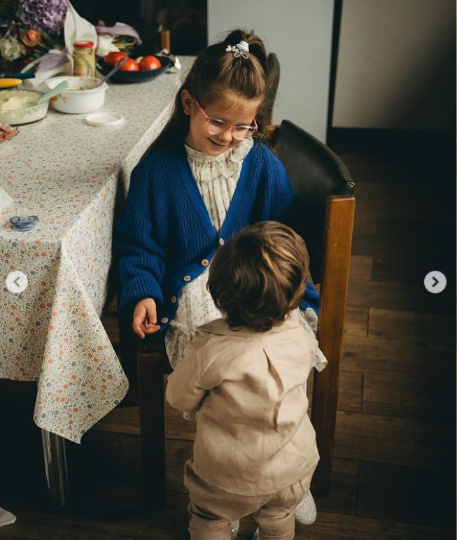 Imagini noi cu băiețelul lui Theo Rose și al lui Anghel Damian. Ce au observat fanii la Sasha, care are un an și jumătate: „Ce frumos!”