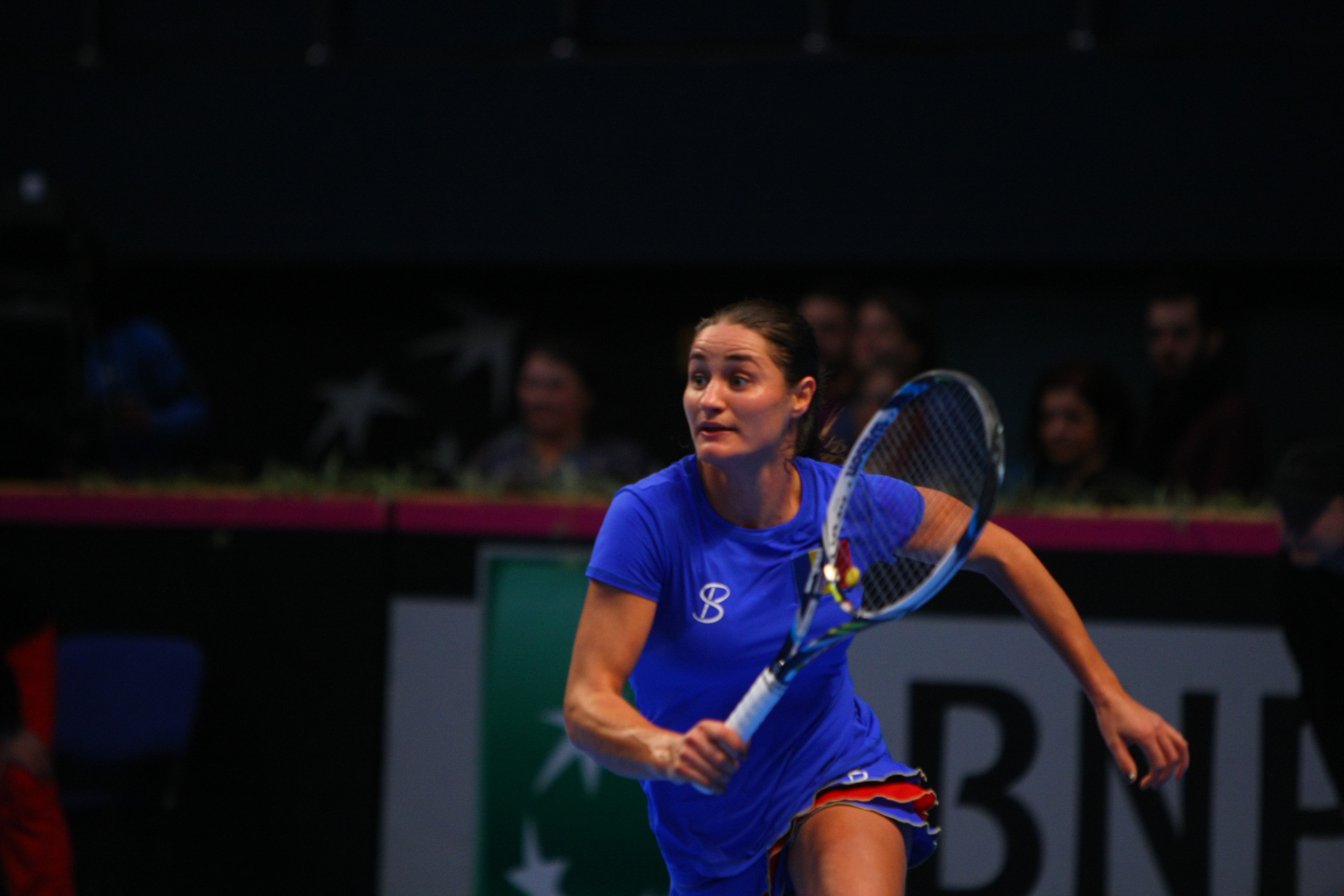 România a fost învinsă de Belgia, în primul tur al Grupei Mondiale II din Fed Cup. Irina Begu a jucat la simplu, dar a pierdut în setul decisiv. Reacții  | FOTO & VIDEO