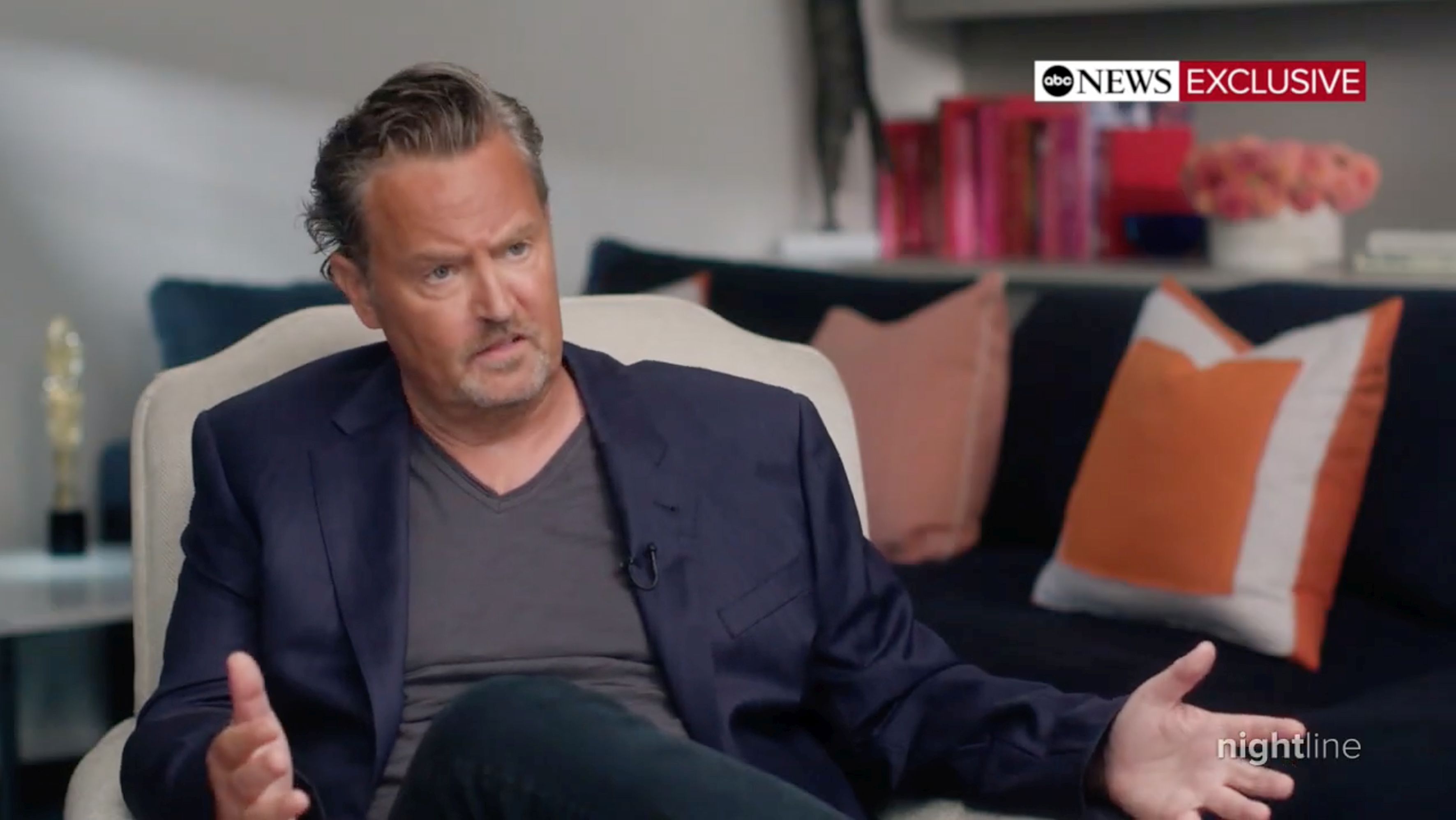 Matthew Perry, despre banii pe care i-a încasat pentru serialul „Friends”. Ce salariu primeau actorii