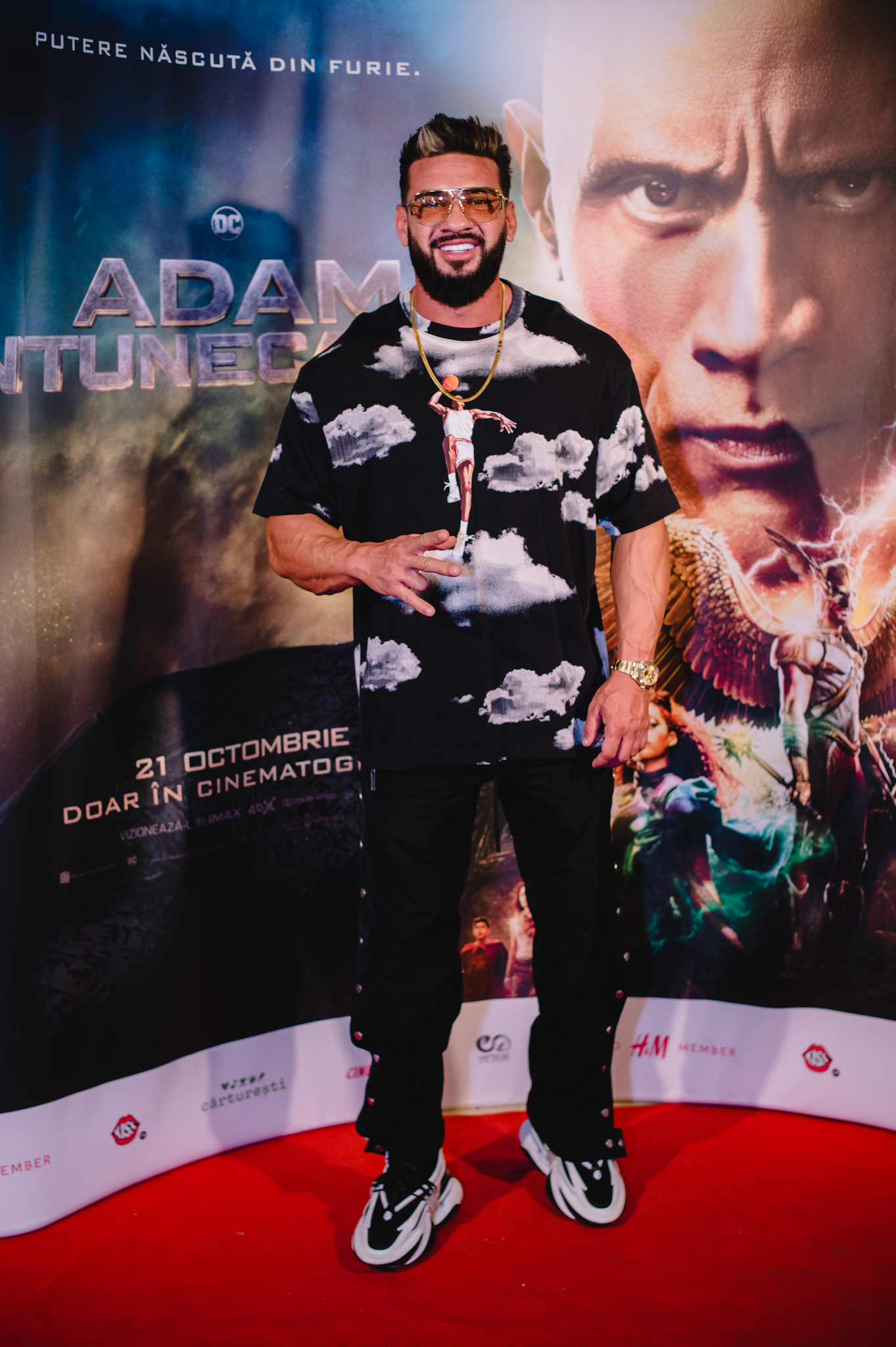 Cum arată acum băiețelul Amnei. David Cristian, care are 8 ani, și-a însoțit mama la film
