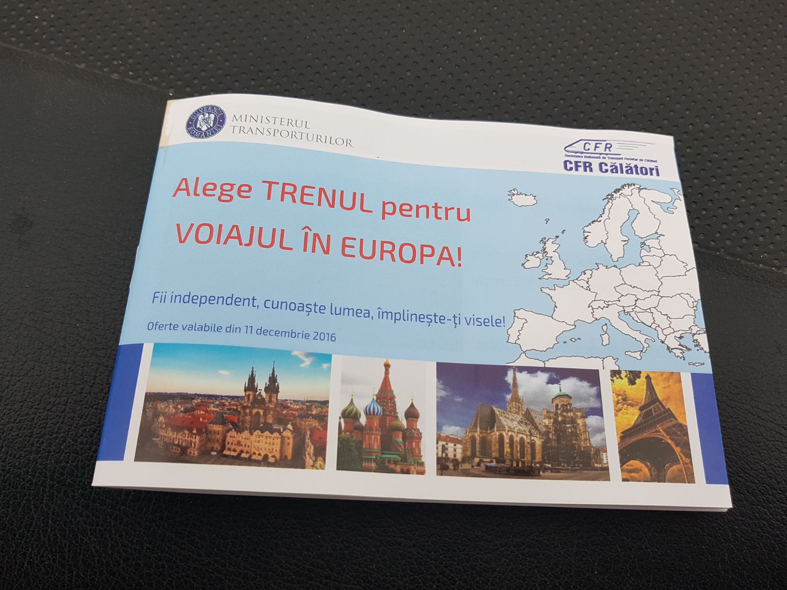"Trenul Unirii" a ajuns cu întârziere în gările din Moldova. Călătorii au primit stegulețe, insigne și broșuri| VIDEO