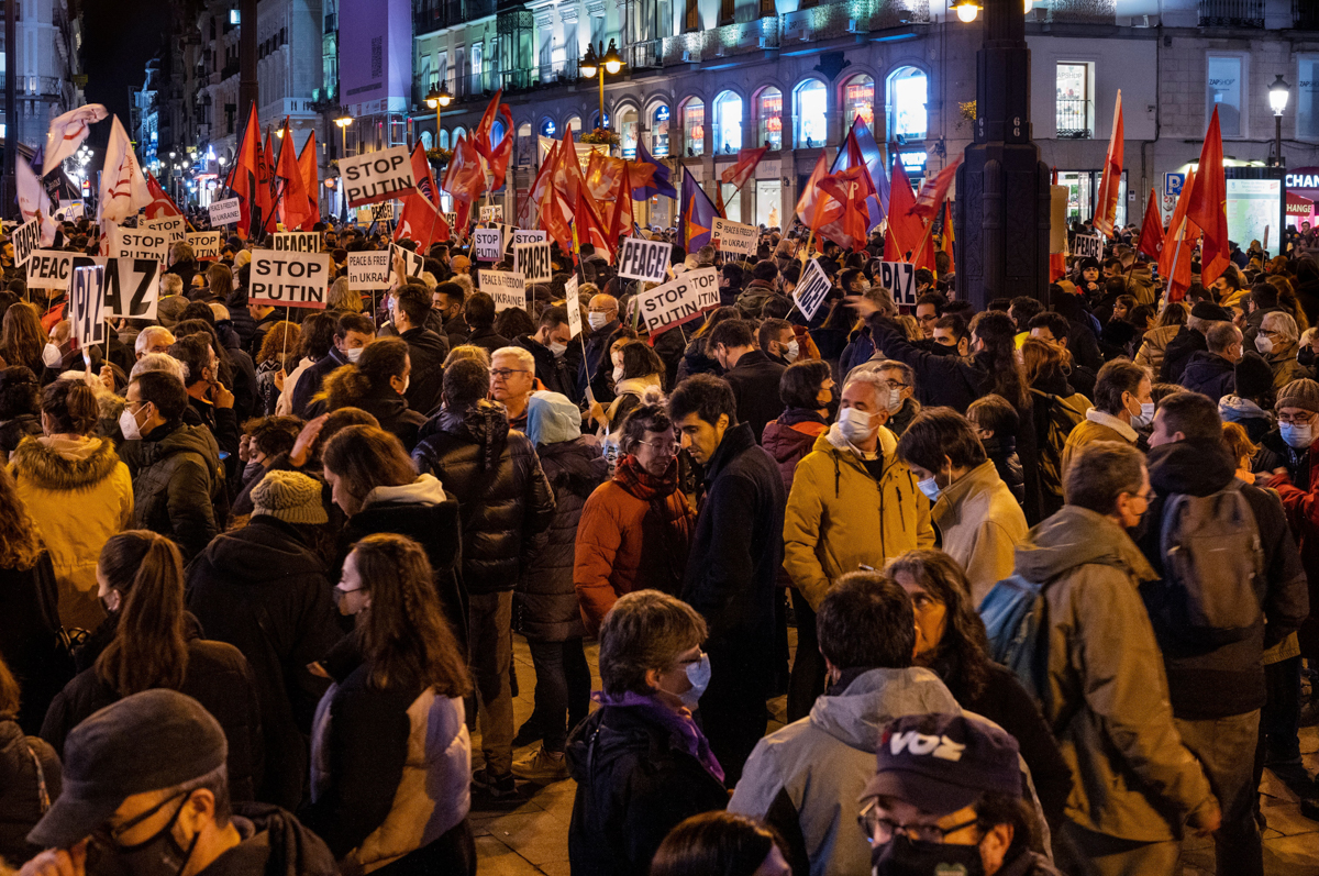 IMAGINI. Din București până în Sydney, mii de oameni protestează față de războiul din Ucraina: „Stop Putin!”