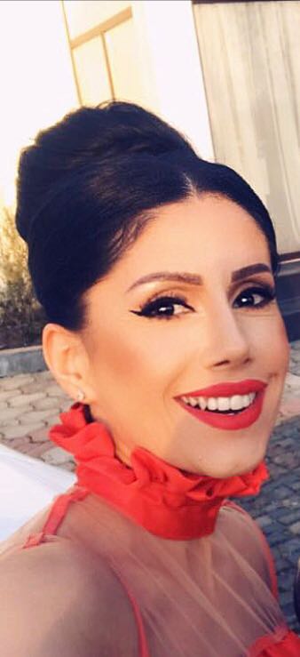 REPORTAJ/Voia o carieră muzicală, dar nu și-a mai găsit locul în jungla showbiz. La 36 de ani, Dana s-a reinventat, devenind un renumit make-up artist