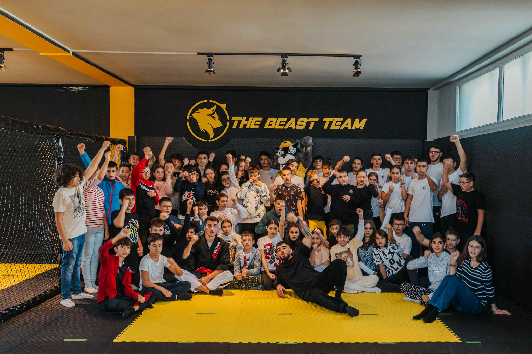 Alexandru Codiță, tânărul care a adus sportul și educația în școlile din Vâlcea. De la campania antiviolență la Caravana Nutriției: „Sportul este o necesitate, nu un moft”