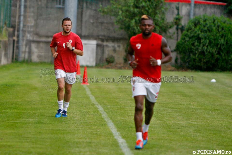 Mușchi de ”câine neîmblânzit”. Feussi dă tonul antrenamentelor lui Dinamo