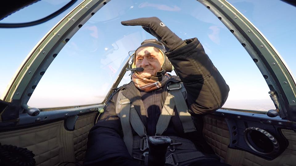 FOTO| Un pilot din Al Doilea Război Mondial a zburat de Centenar, deși are 99 de ani