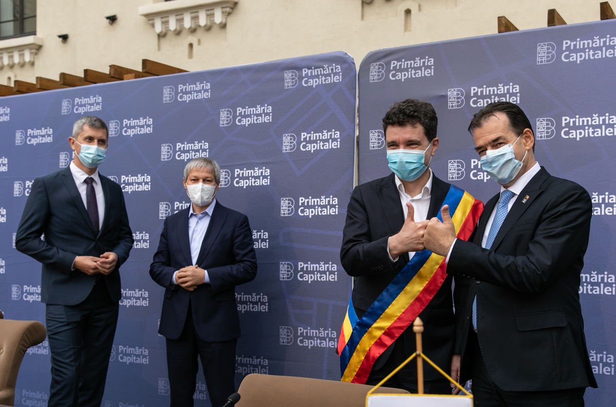 REPORTAJ | Prima zi cu Nicușor. “Nu ne-am luptat pentru jucării”. Primarul Bucureștiului a citat din Avram Iancu și s-a retras la discuții cu Ludovic Orban