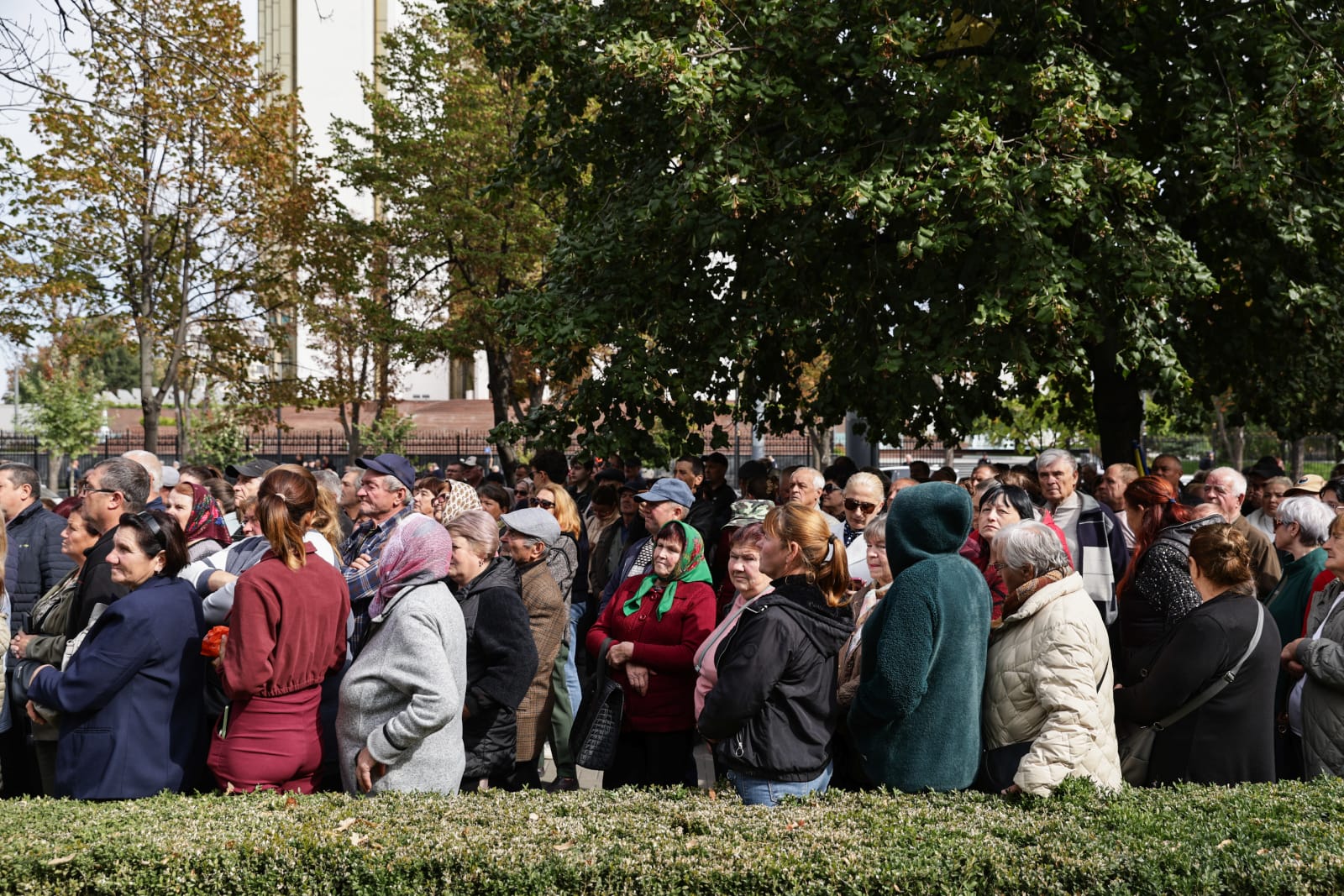 Protest la Chișinău după alegerile parlamentare din Republica Moldova. A durat doar 30 de minute și a avut câteva sute de participanți