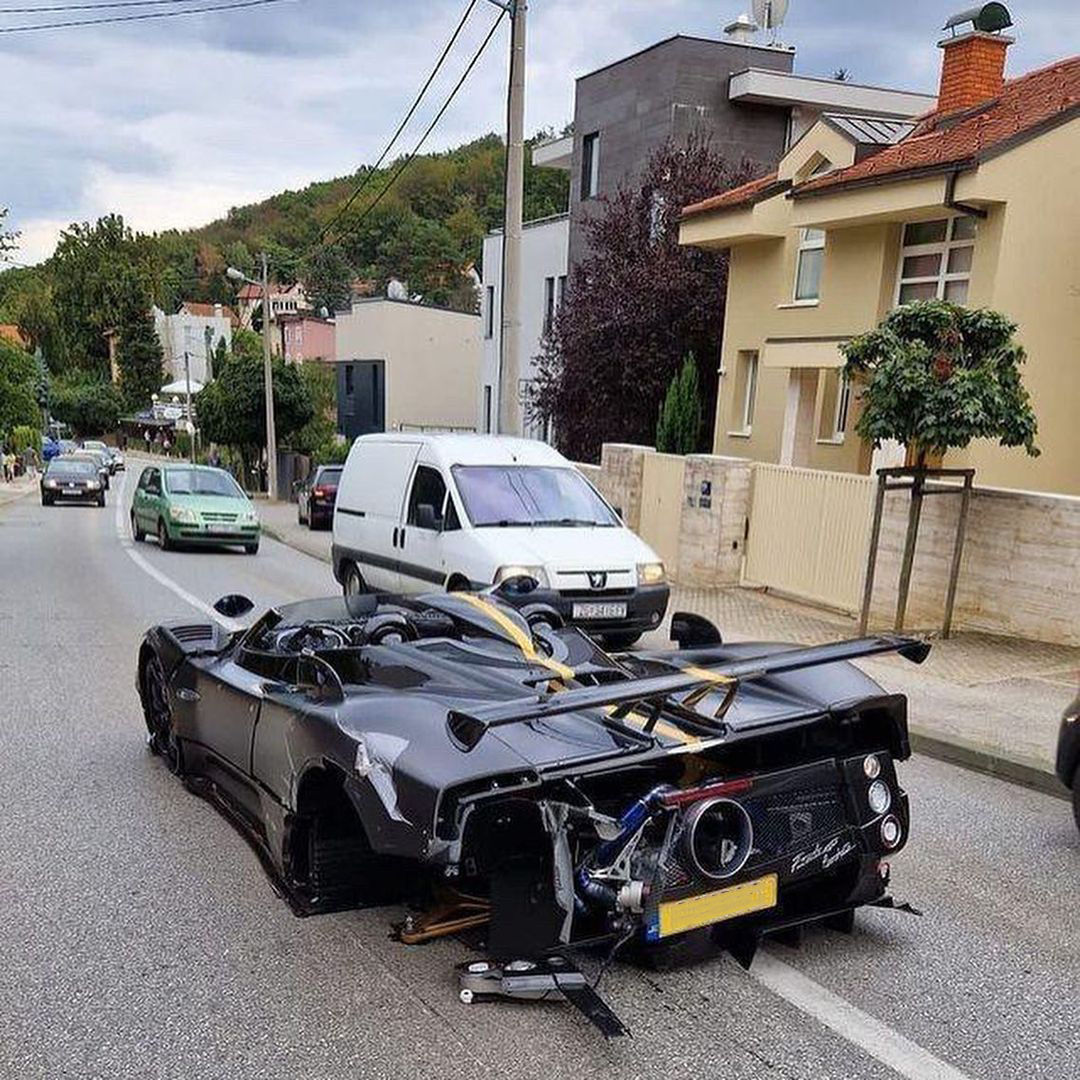 Bolid de 15 milioane de euro, implicat într-un accident la Zagreb. Au fost construite doar trei exemplare - VIDEO