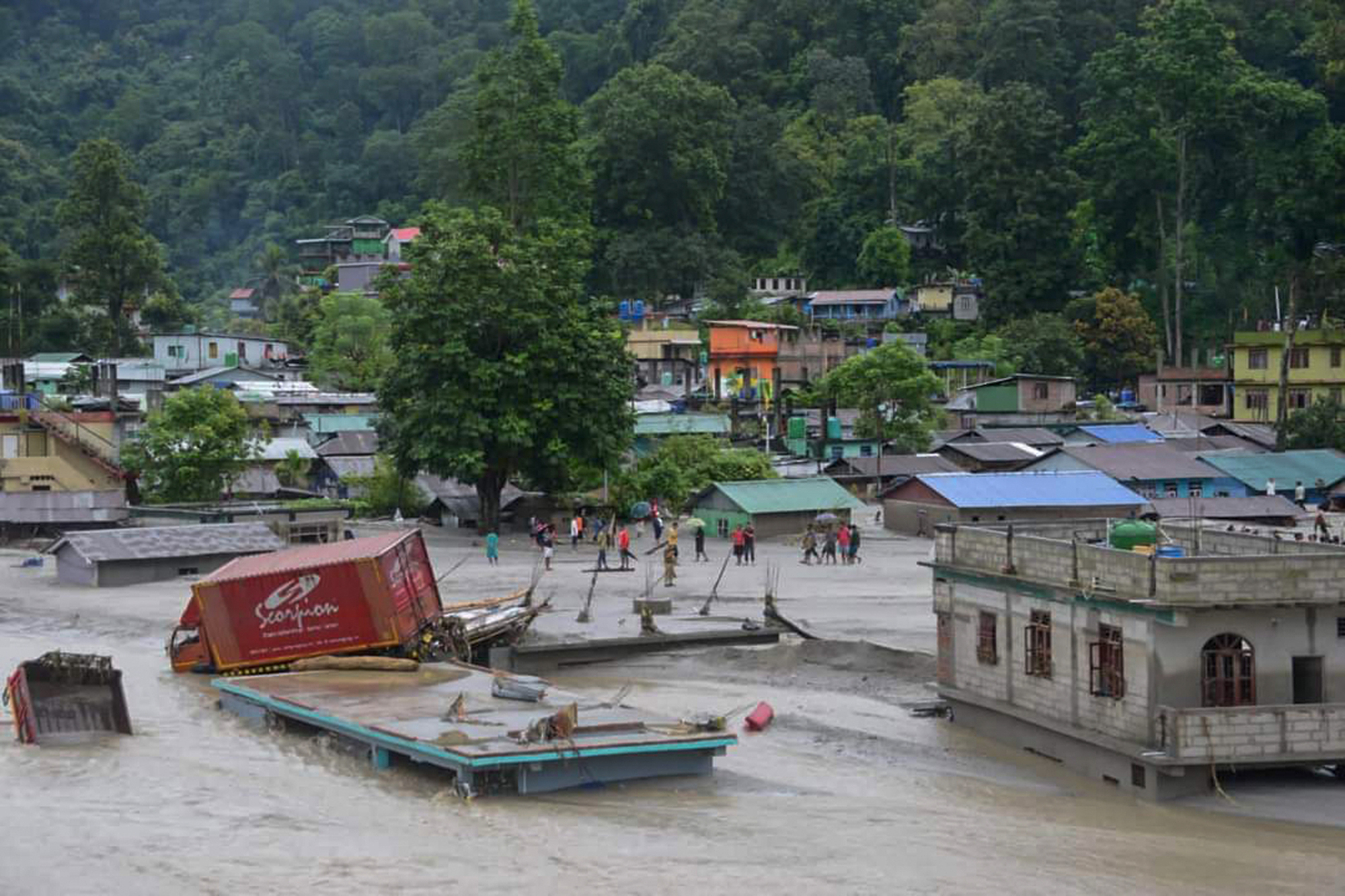 Inundații de proporții în nord-estul Indiei după revărsarea unui lac glaciar. Cel puțin 14 morți și peste 100 de dispăruți