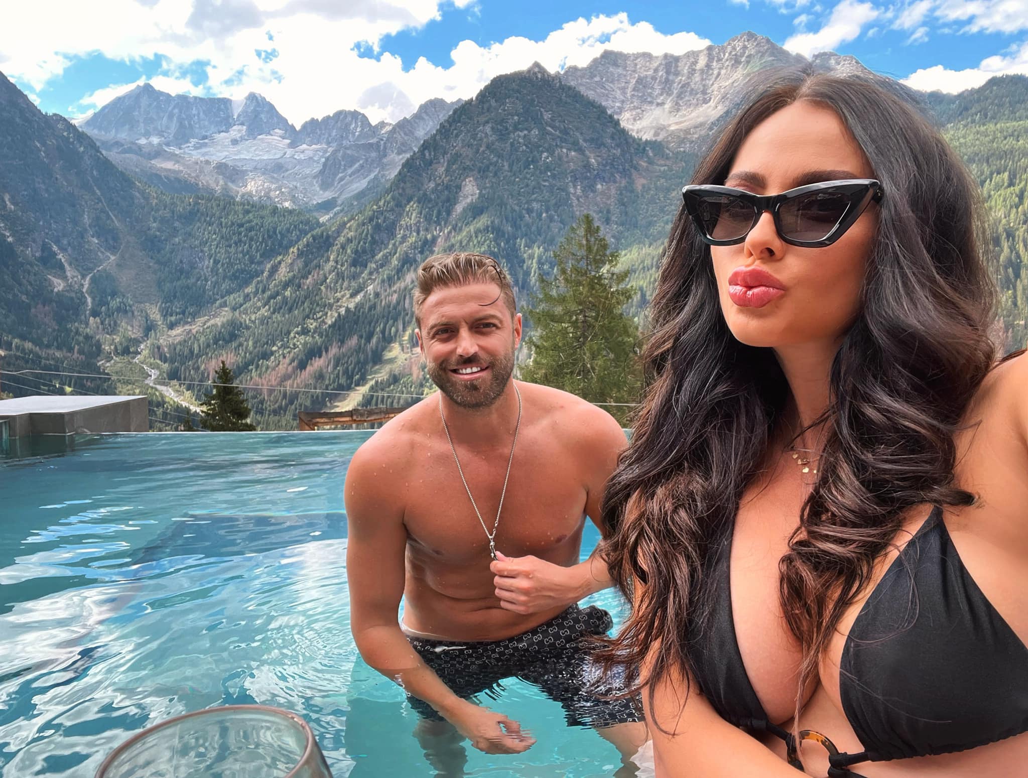 Cristi Pulhac a devenit tată. Ce nume a ales pentru băiețelul său: „Am vrut să ne bucurăm într-un fel așa de intimitate”