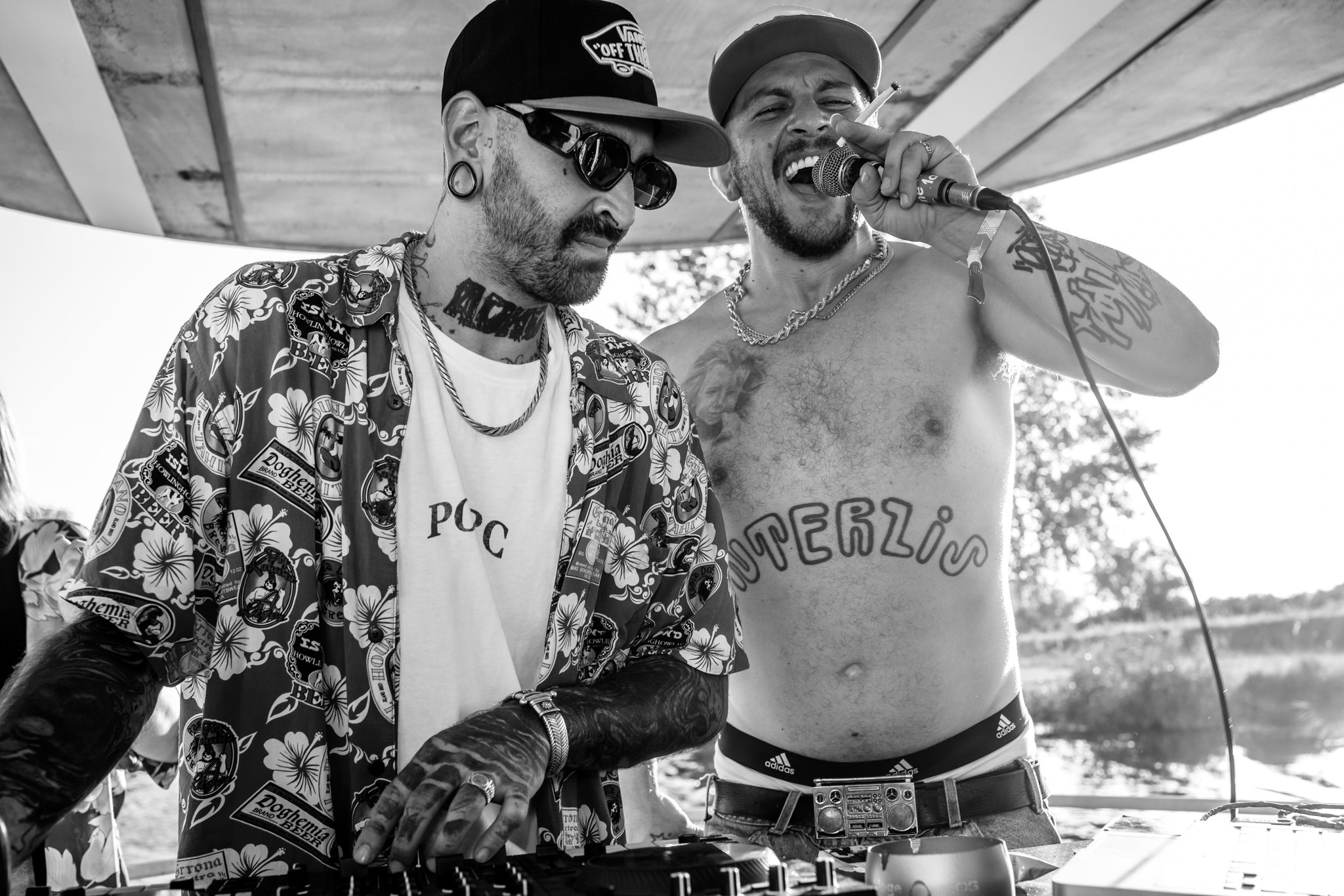 Macanache, 10 ani de carieră: Concert aniversar, rap cu instrumentiști și o expoziție dedicată tatălui său