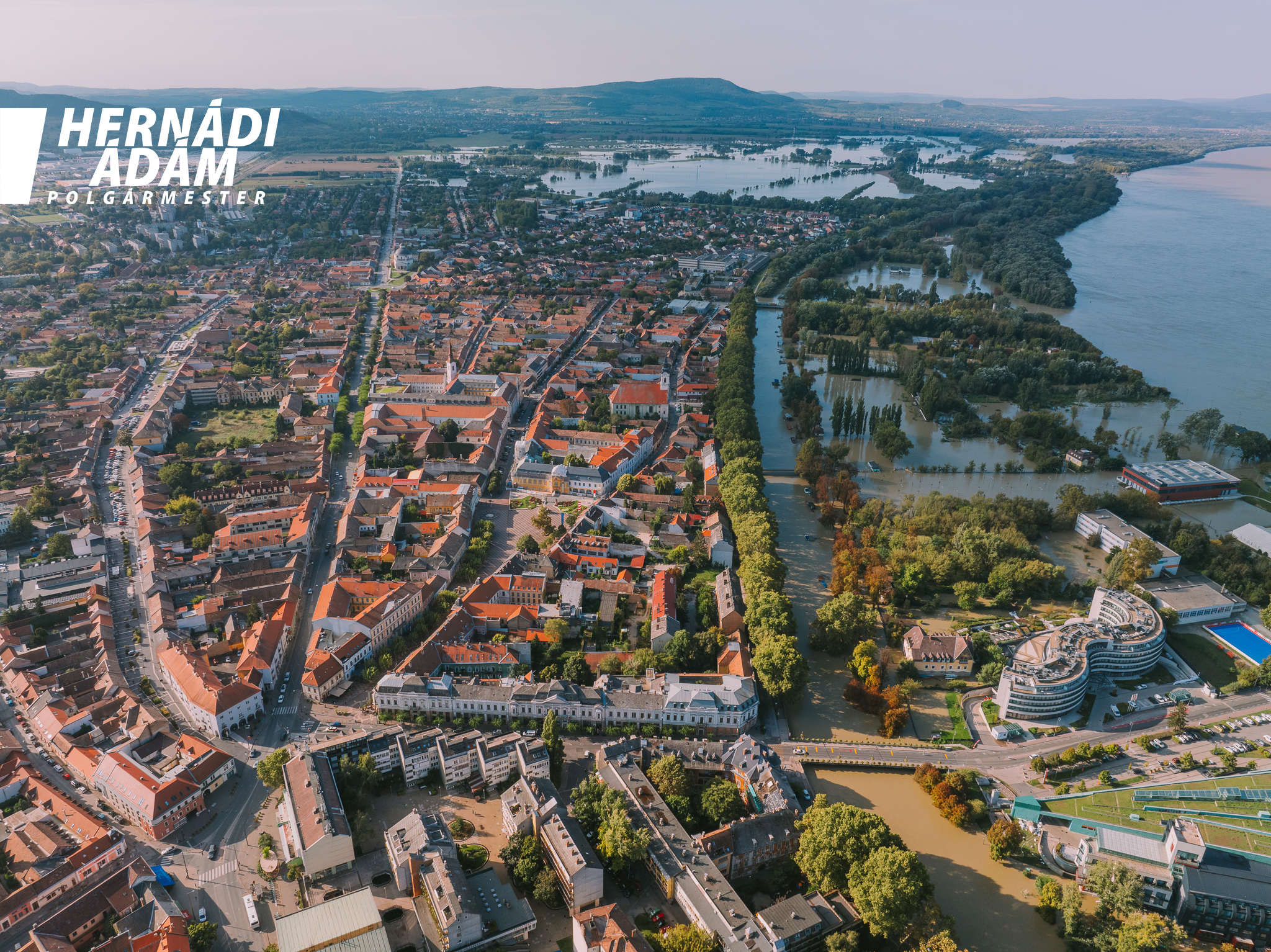 Dunărea a inundat un întreg oraș aflat la 25 km de Budapesta. Viitura ajunge în România săptămâna viitoare