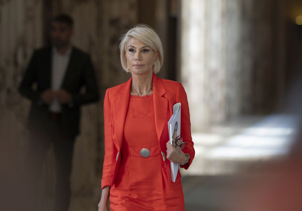 Imagini cu Raluca Turcan, după ce ar fi apelat la intervenții estetice. Transformarea fostului ministru al culturii este uluitoare