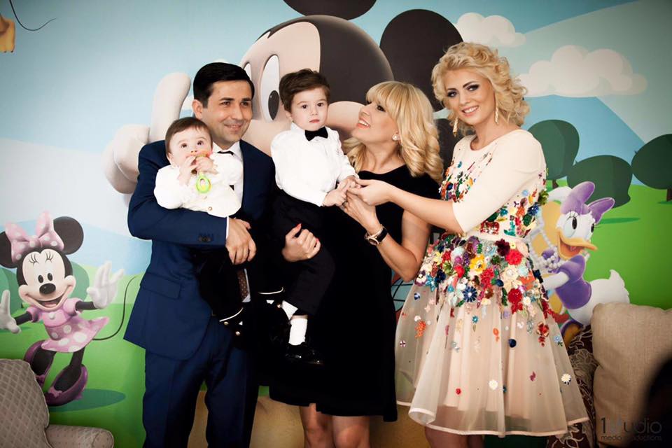 Elena Udrea, într-o postură inedită. Ce imagini a publicat pe Facebook / FOTO