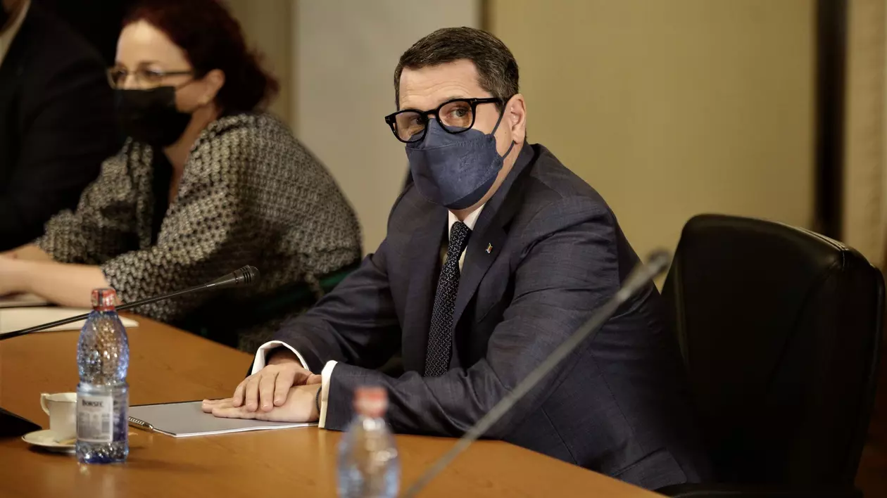 Directorul SRI, audiat în Parlament privind tensiunile dintre Rusia și Ucraina. George Simion a încercat să intre în sală