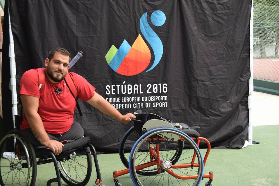 Un jucător de tenis face istorie pentru România. Pe locul 172 în lume, dintr-un scaun rulant. Un accident de mașină i-a schimbat viața / FOTO