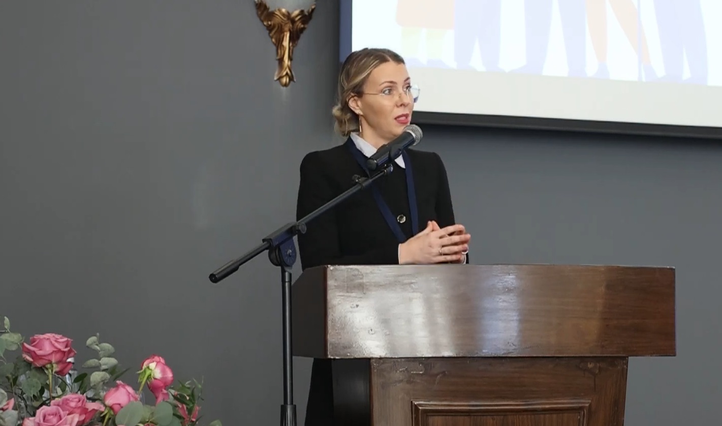 Cine e și cu ce se ocupă soția lui Daniel David, ministrul Educației și Cercetării. Oana David are 44 de ani