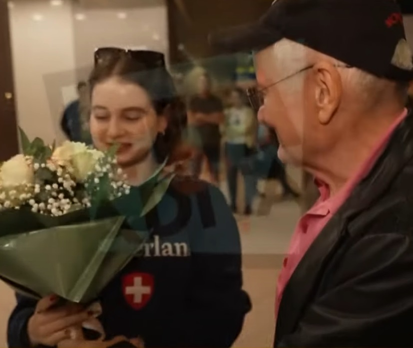 Reacția lui Teo Trandafir când a văzut-o pe Irina Columbeanu în România: „Cât e de frumoasă și de dulce, și fără buze, și fără gene”