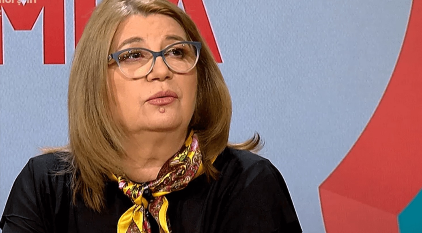 Cum se descurcă Magda Catone ca studentă în anul al II-lea, la Masterat, la Facultatea de Teologie: „Fac ce fac tinerii studenți, scriu pe foi veline, caiete studențești”