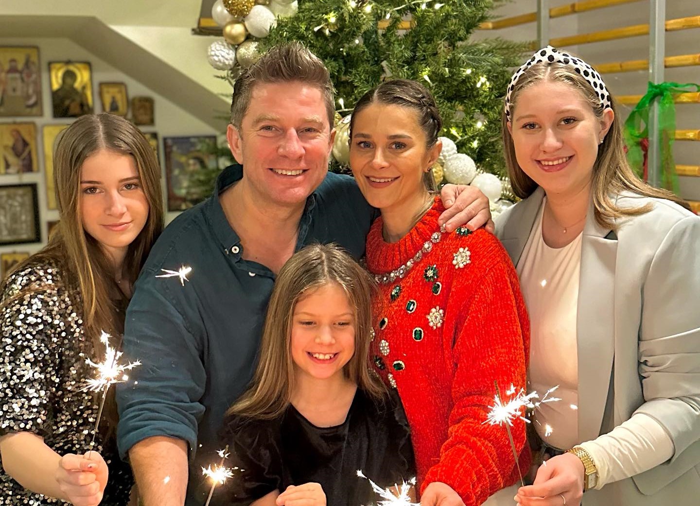 Care este, de fapt, relația lui Pavel Bartoș cu fetele lui. Detalii neștiute din familia actorului. „Își fac bugetele lor”