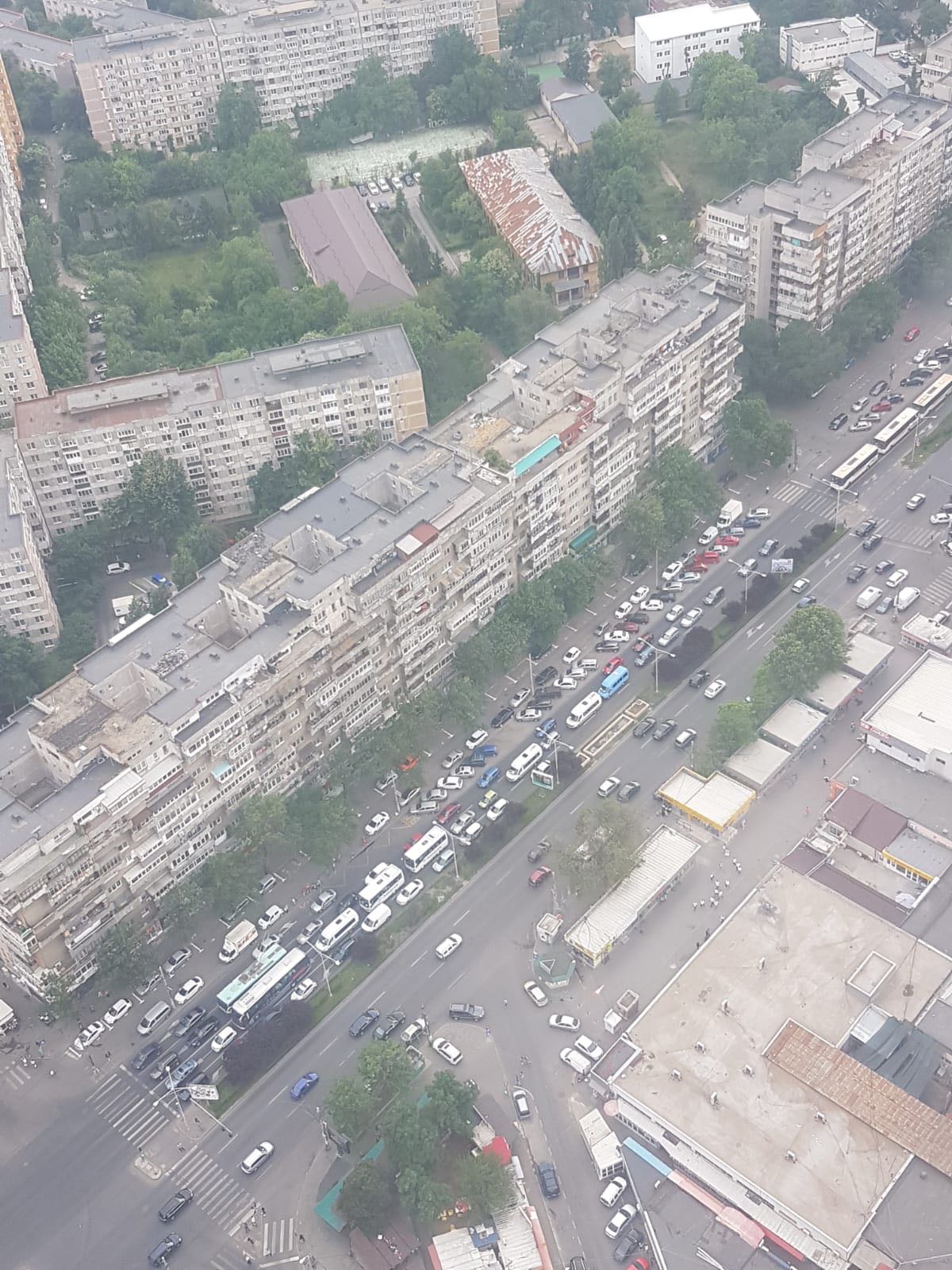 FOTO & VIDEO / Intrările în București s-au aglomerat, dar circulația nu e blocată. E afectat traficul din Piața Victoriei