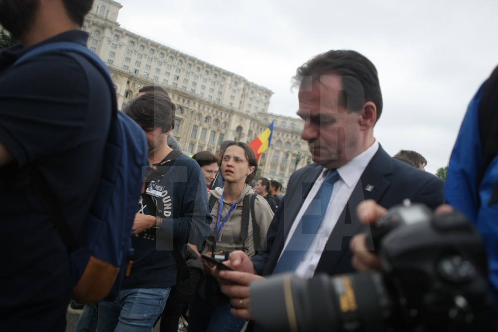 FOTO | Ludovic Orban, după moțiunea de cenzură: ”Sfârșitul lui Dragnea este aproape!”