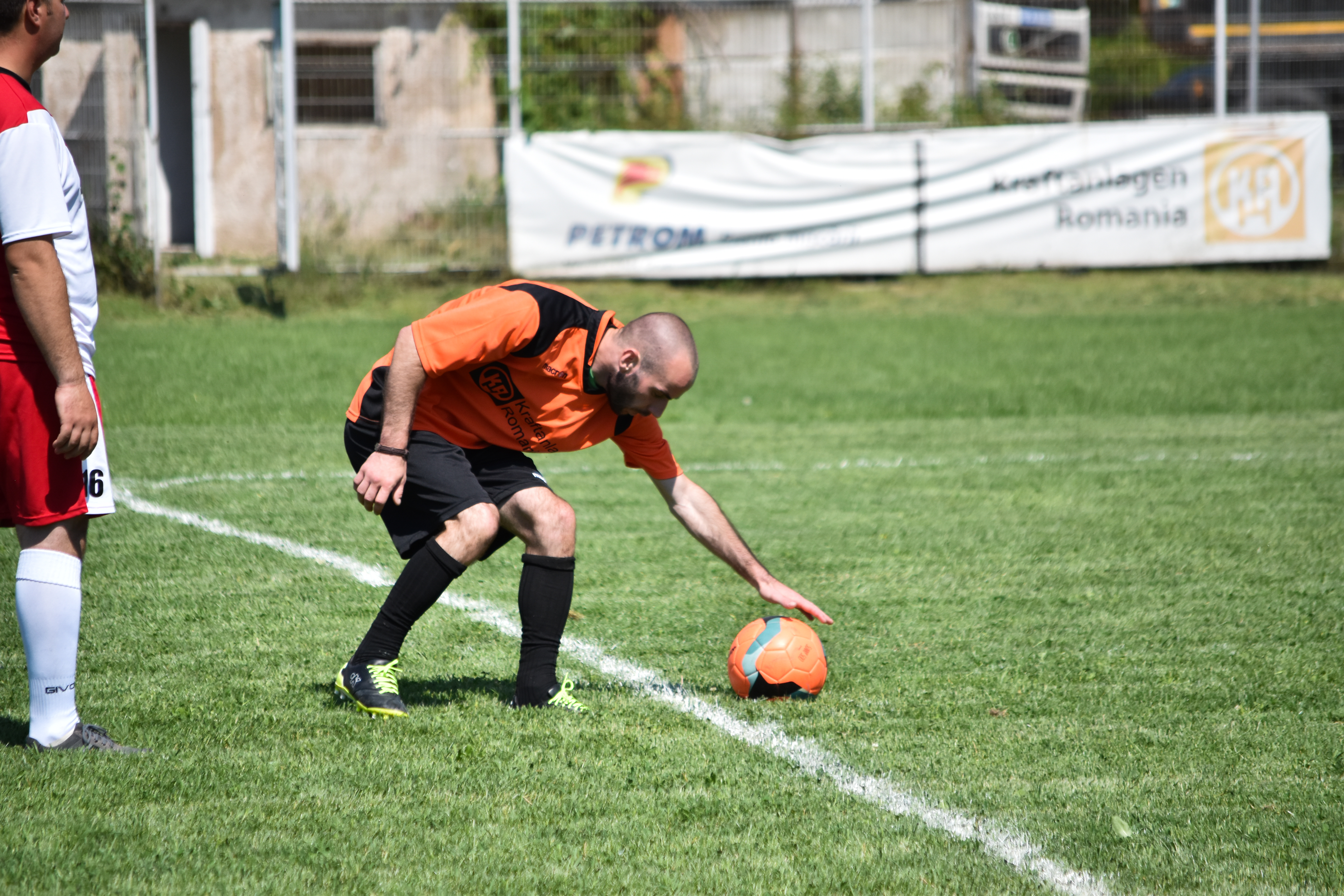 "Cupa Contractorilor" la minifotbal şi-a desemnat câştigătorii. Banii strânşi, donaţi copiilor cu probleme