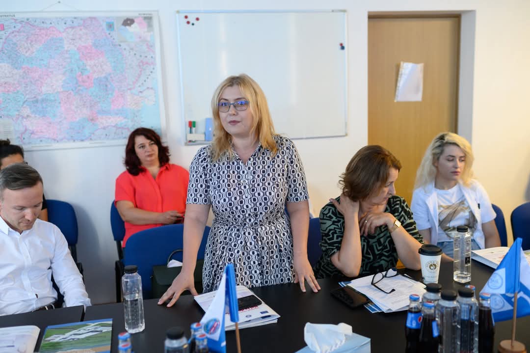 Contabila-șefă de la Spitalul „Sf. Spiridon” Iași a câștigat mai mult decât colegii medici într-un proiect european contra hepatitei. Din 7,8 milioane de euro, peste 2,4 milioane de euro au mers pe salarii