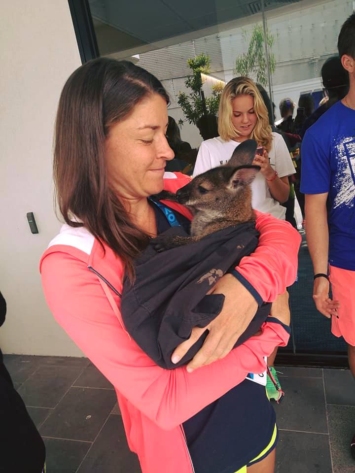 Alexandra Dulgheru, îmblânzitoarea de șerpi. Sportiva noastră s-a jucat cu animalele, la Melbourne / GALERIE FOTO