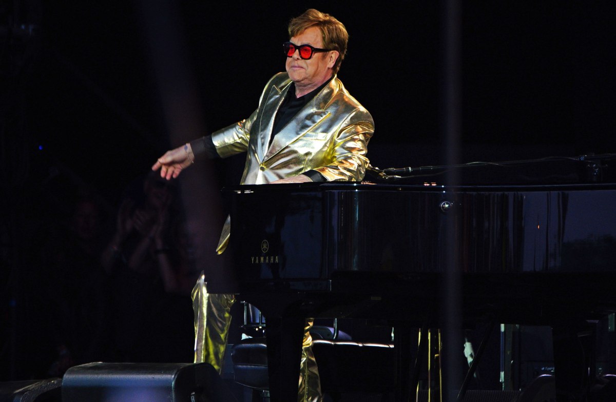 Elton John a susţinut ultimul concert în Marea Britanie: „Nu vă voi uita niciodată”