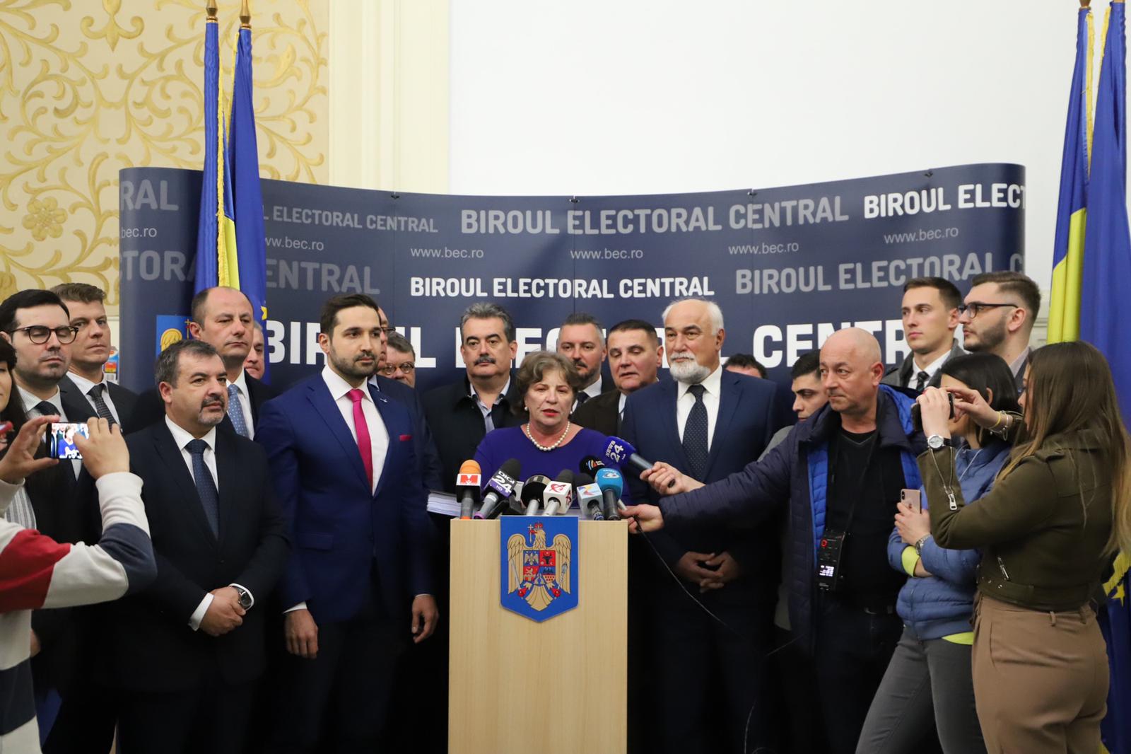 FOTO | ALDE a depus la BEC 400.000 de semnături, pentru alegerile europarlamentare