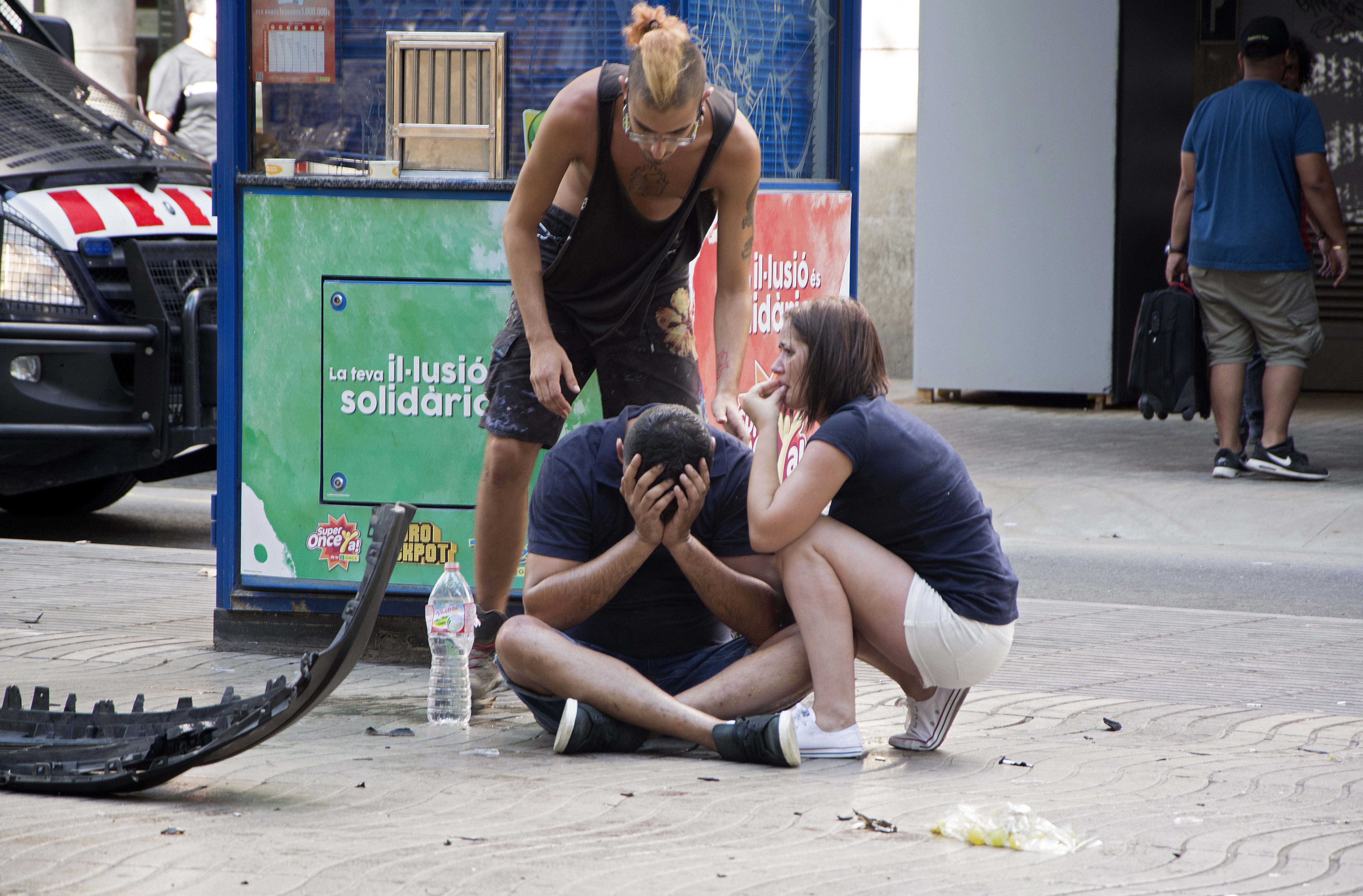 Atentat în Barcelona | O tânără a scăpat nevătămată din atacul terorist, după ce a fost și martora atacurilor din Londra și Paris