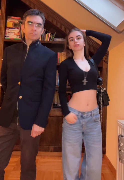 Cum arată fiica lui Mihai Găinușă la 20 de ani. De ziua ei, Eva s-a filmat cu tatăl ei, clipul devenind viral pe TikTok