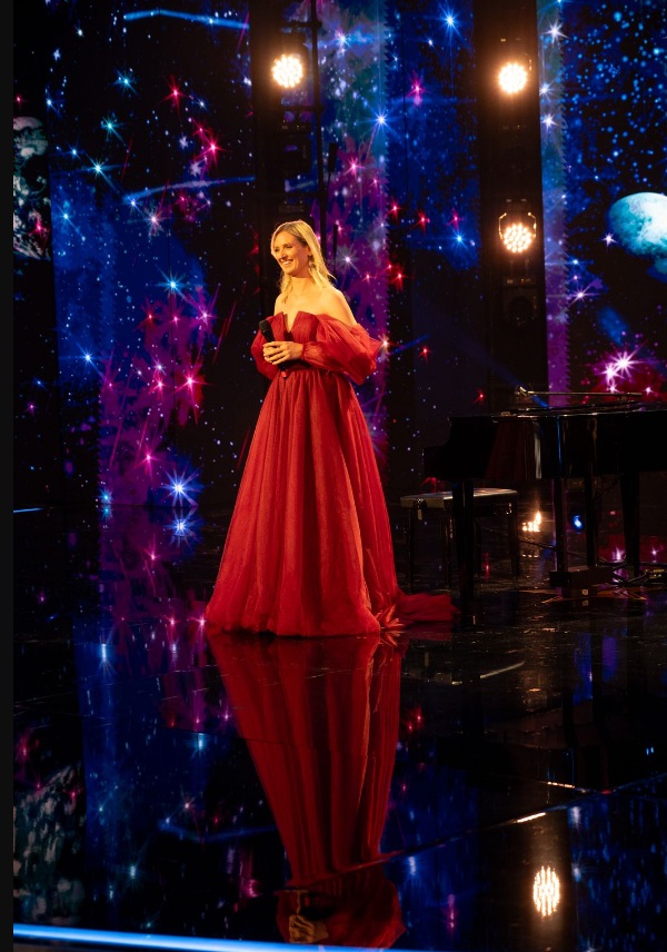 Cine e Violeta Botezatu, care a primit Golden Buzz la „Românii au talent” de la Andi Moisescu. Cântă la acordeon, la pian, la cobză, dar și operă