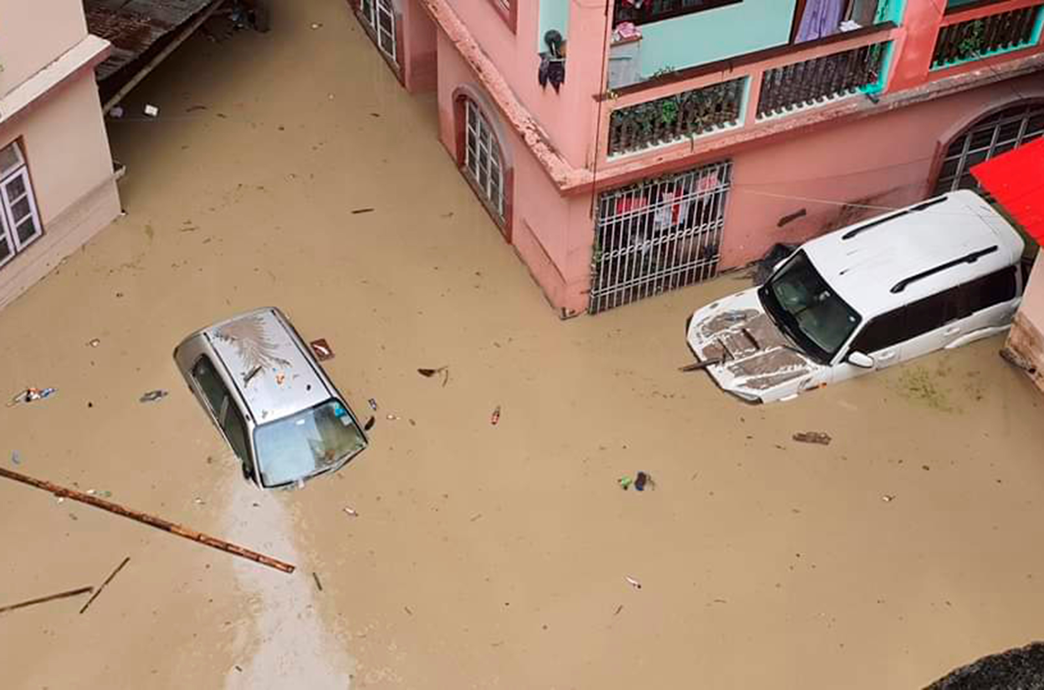 Inundații de proporții în nord-estul Indiei după revărsarea unui lac glaciar. Cel puțin 14 morți și peste 100 de dispăruți