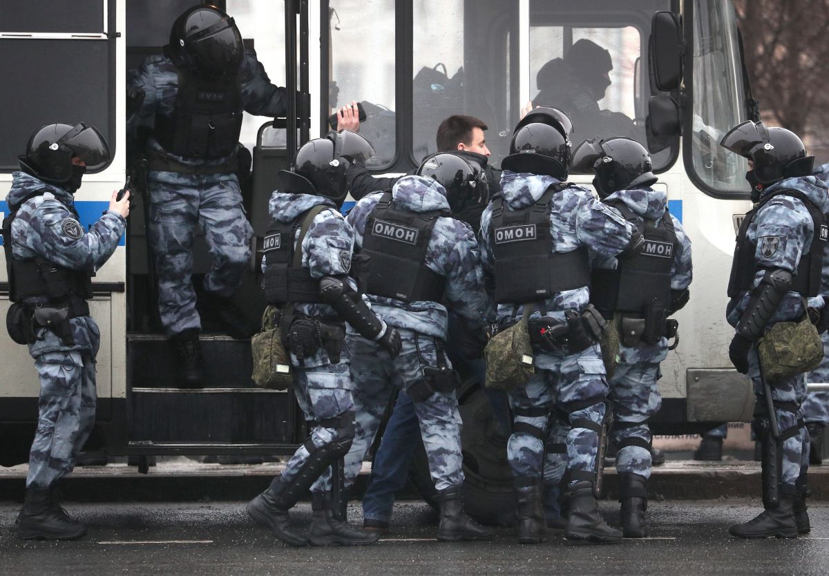 Protestele din Rusia | Peste 2.400 de oameni săltați, printre care și un copil. „Putin e un hoț!” și „Rusia fără Putin!”, au strigat manifestanții