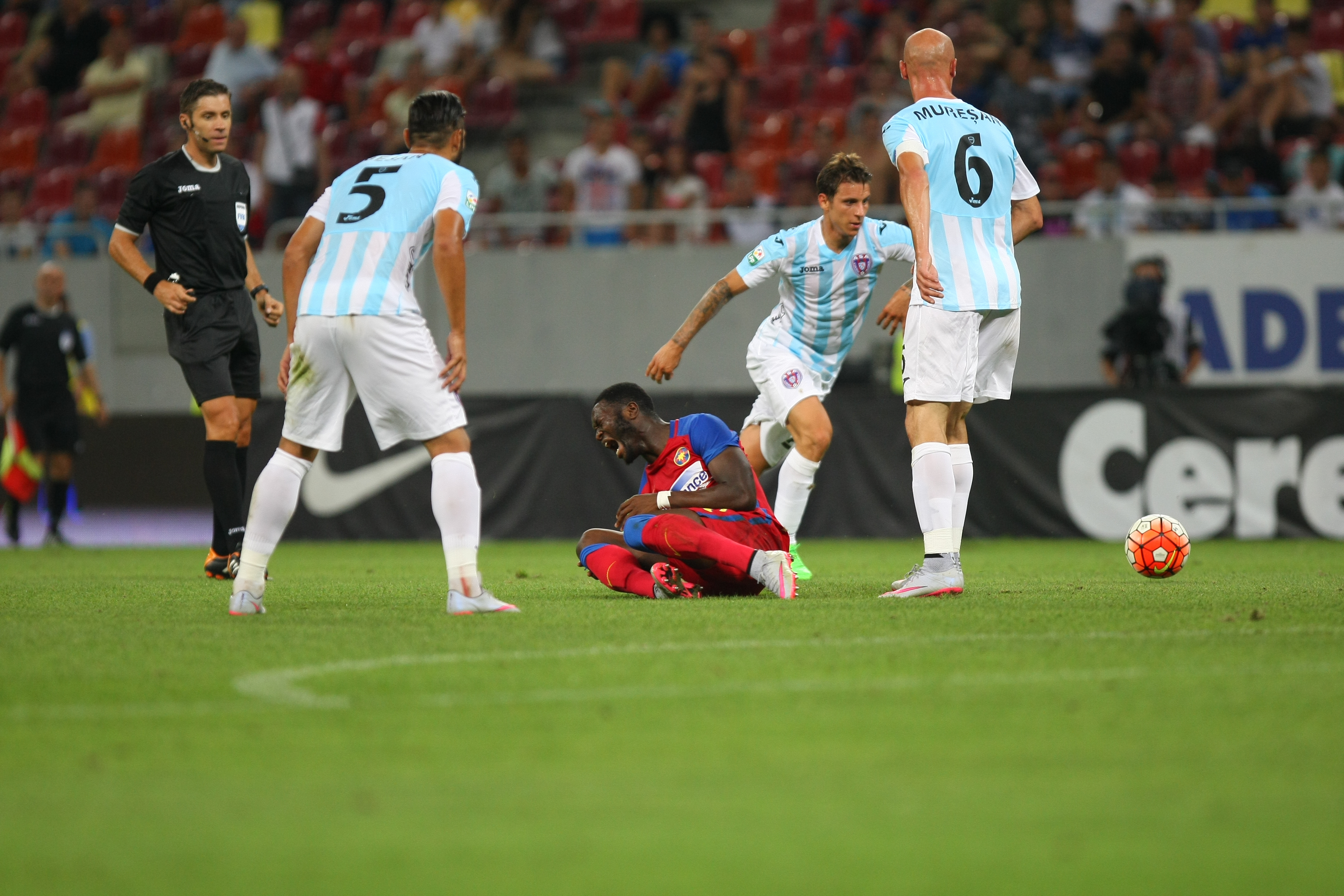 Liga I: Steaua - ASA 1-1. ^Popa a lovit iute și furios, Jazvici l-a păcălit pe Cojocaru cu un șut la colțul scurt. Campioana caută portar, dar și suporteri! Pe ”Arena Națională” s-a strigat ”Demisia”! / LIVE TEXT & GALERIE FOTO