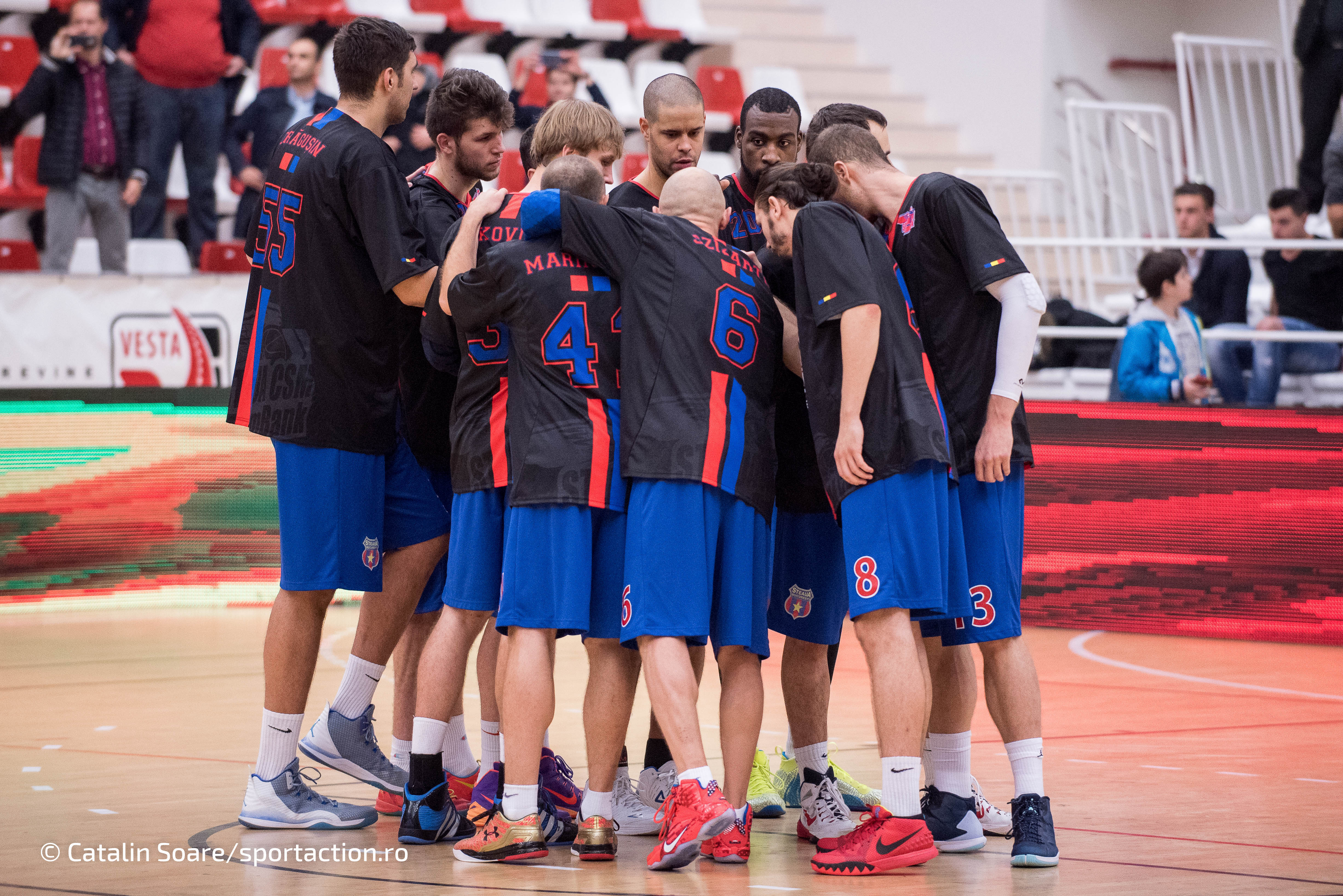 Steaua CSM EximBank, victorie mare în Eurocup: 81-75 cu Buducnost. Mesajul galeriei
