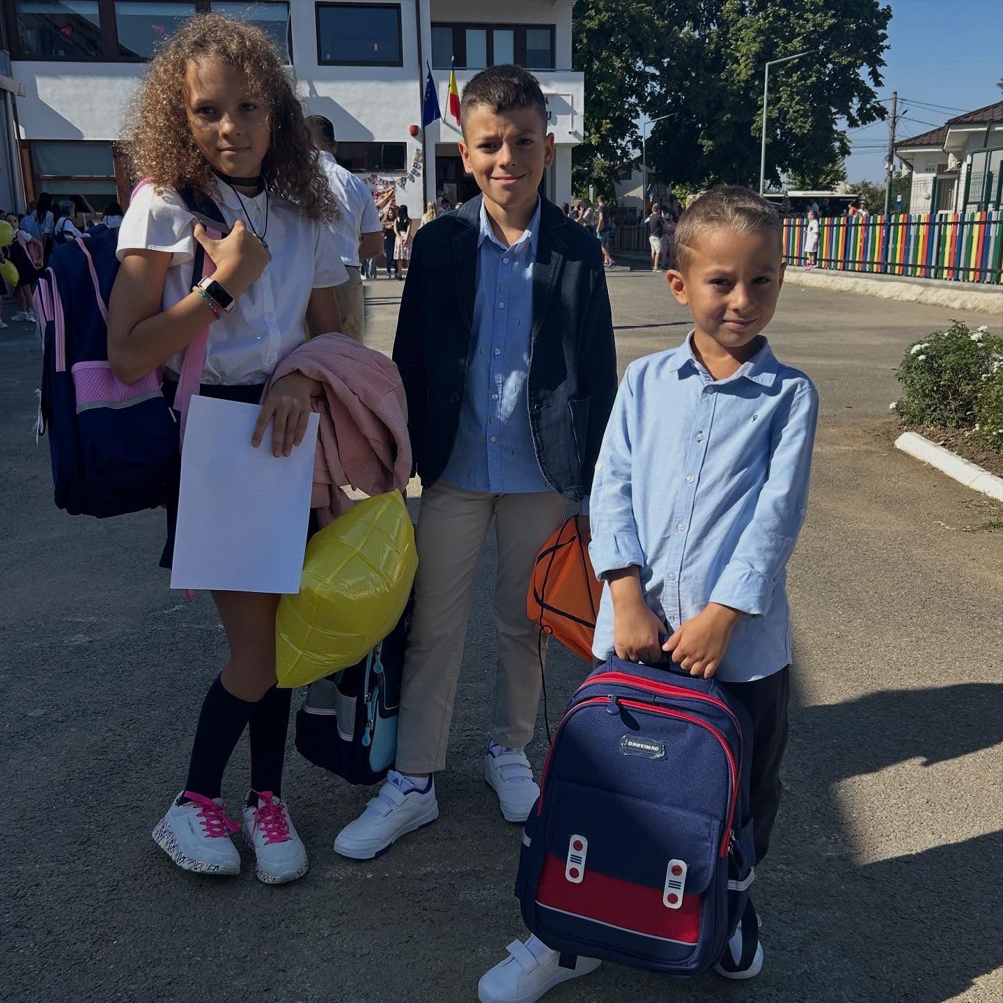 Copiii Mirelei Vaida învață la o școală dintr-un sat. Vedeta nu pune presiune pe ei pentru note: „Sunt o mamă absolut normală”