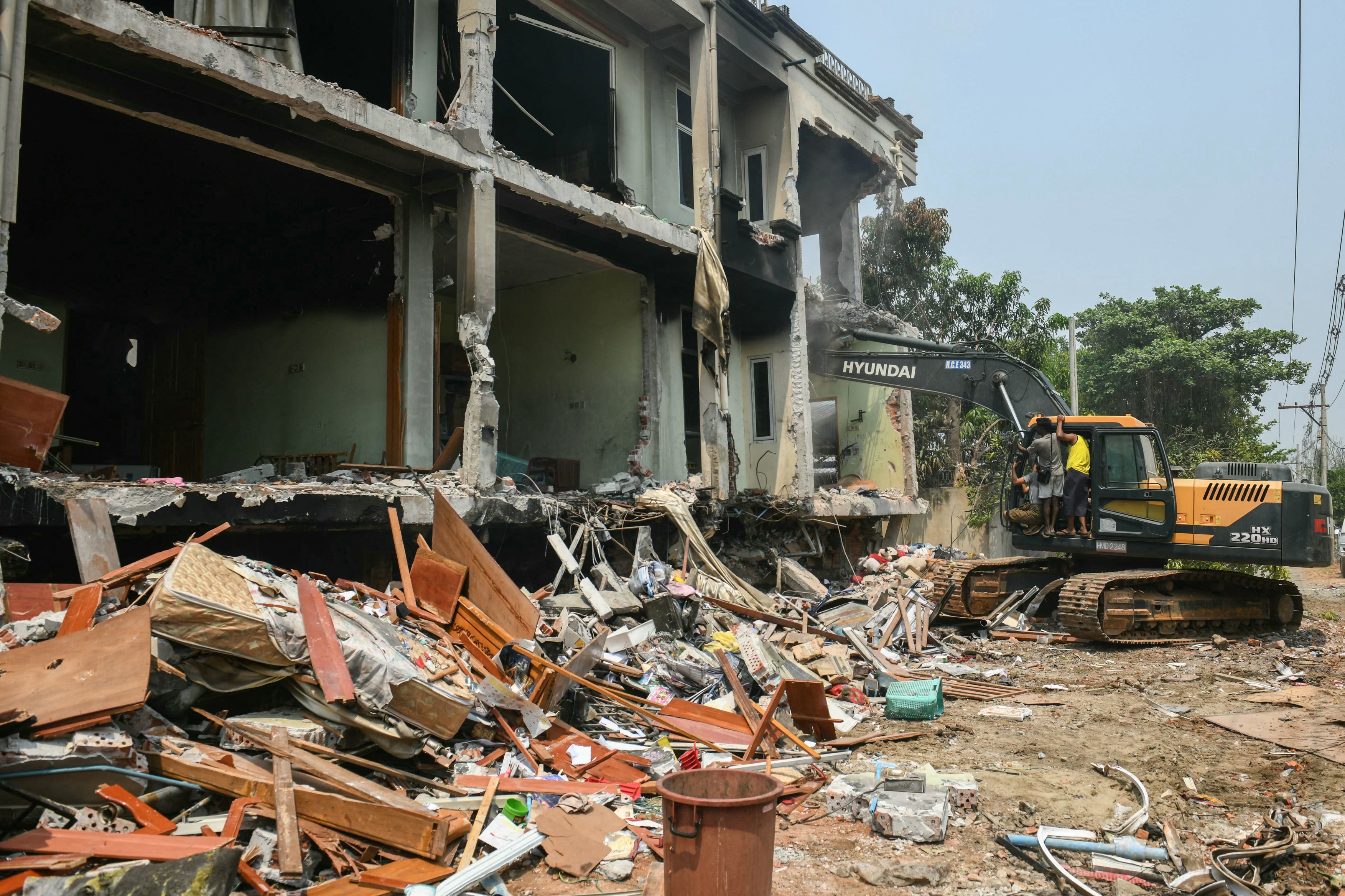 Cel puțin 1.002 morți și 2.376 de răniți în urma cutremurului devastator din Myanmar I VIDEO 