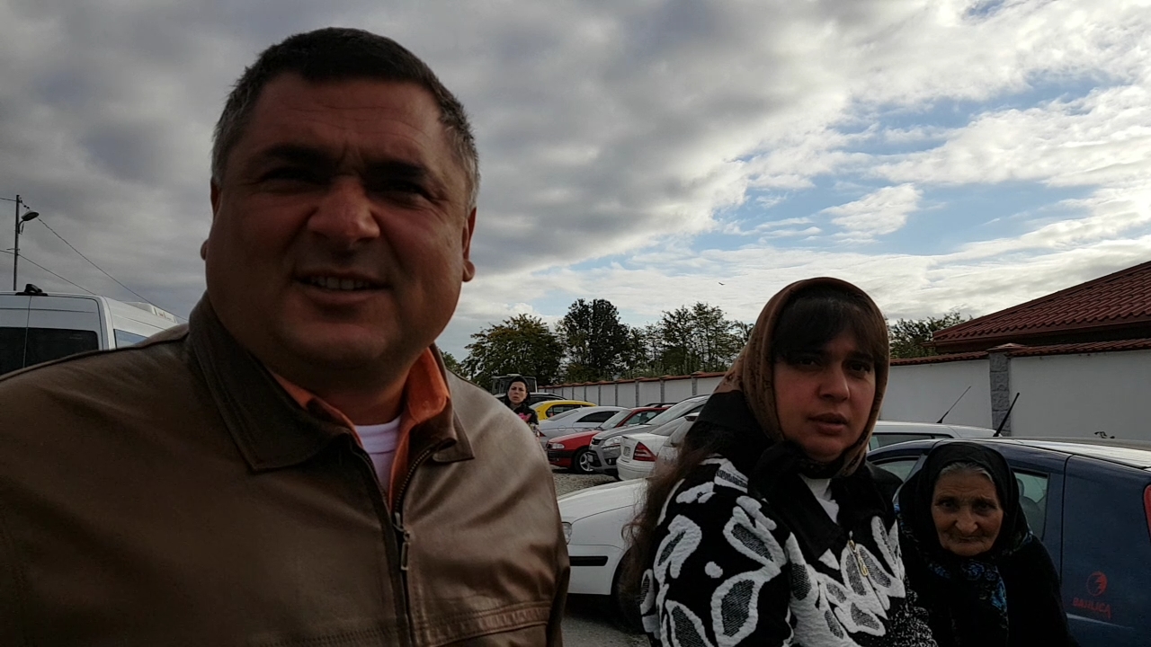 VIDEO / Reporterul Libertatea a fost duminică la Mănăstirea Ghighiu și a vorbit cu oamenii care au venit să se roage. Credincioși la slujbă, necredincioși cu referendumul!