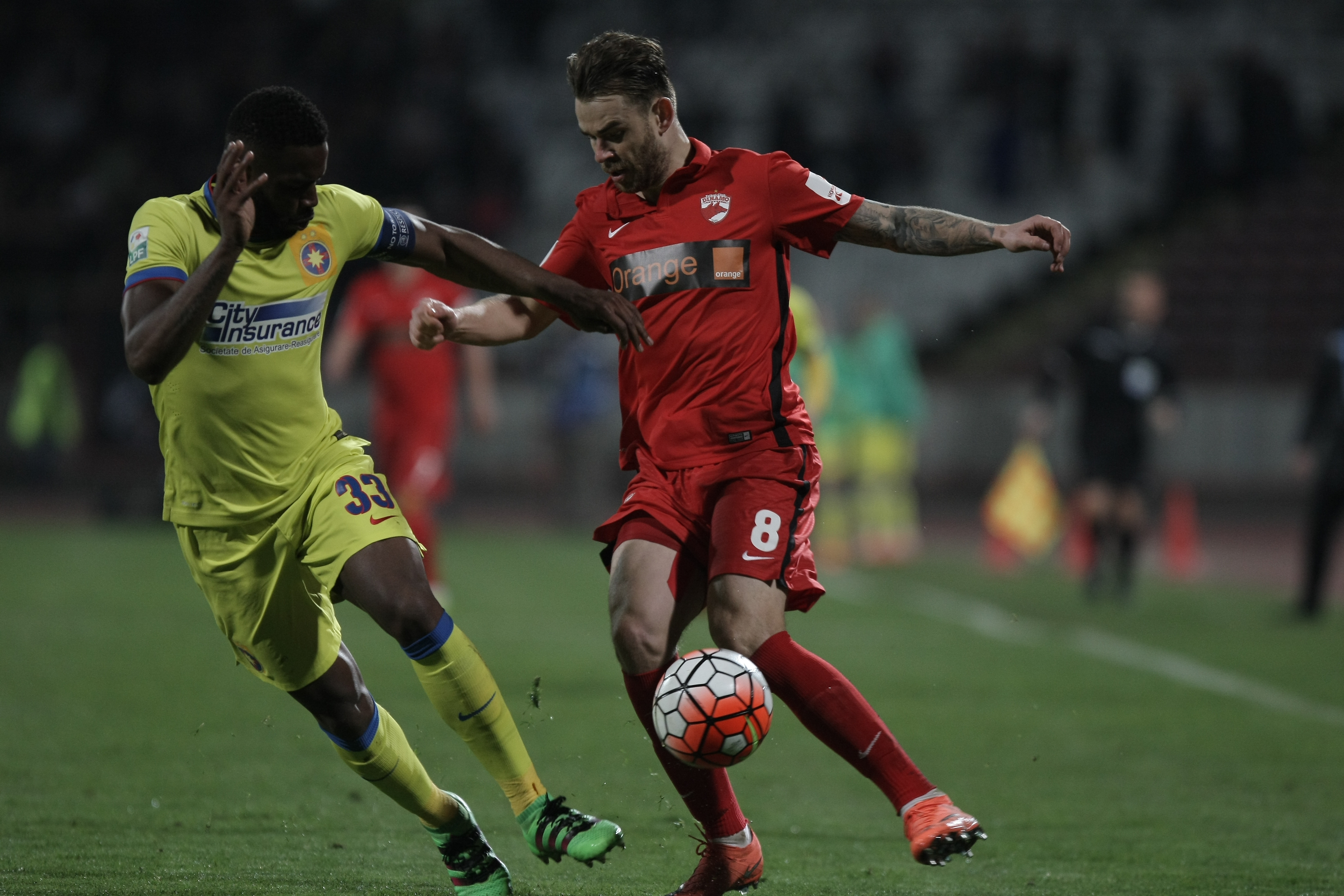 Liga 1, etapa 1, play-off: Dinamo - Steaua 1-1. Hamroun, dintr-un ofsaid puțin detectabil, a găsit plasa cu un șut la colțul lung. Ex-stelistul Bicfalvi a ridicat ”câinii” din Groapă și a egalat în final! Dramă Marica: s-a accidentat, iar Euro 2016 e tot mai departe! Dinamo, 11 meciuri fără eșec. Fiecare echipă a terminat jocul în 10 oameni / BLOG&FOTO