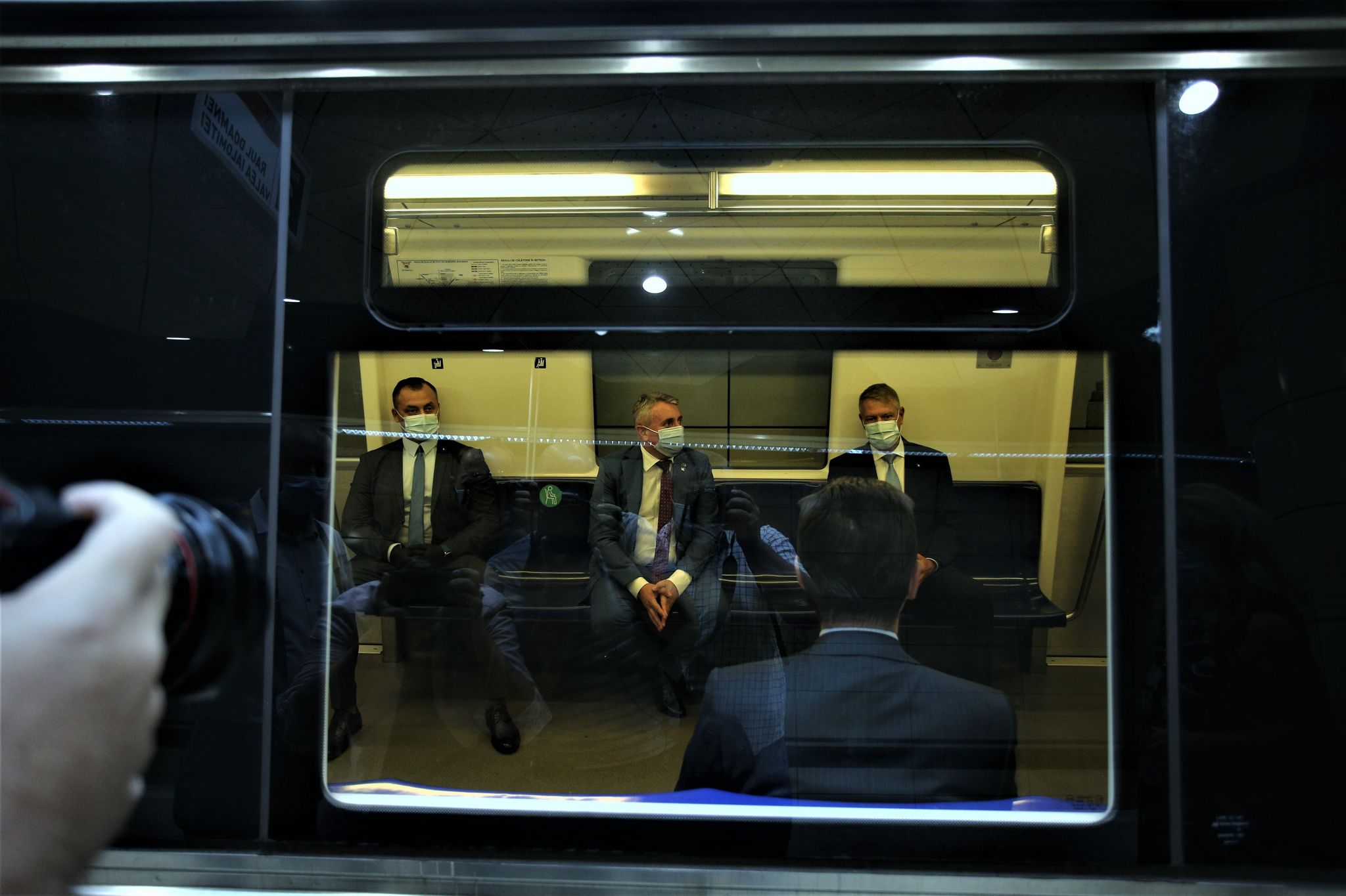 Metroul din Drumul Taberei, deschis astăzi pentru călători. Klaus Iohannis, la inaugurare: „O mare realizare! Această linie risca să devină o legendă”