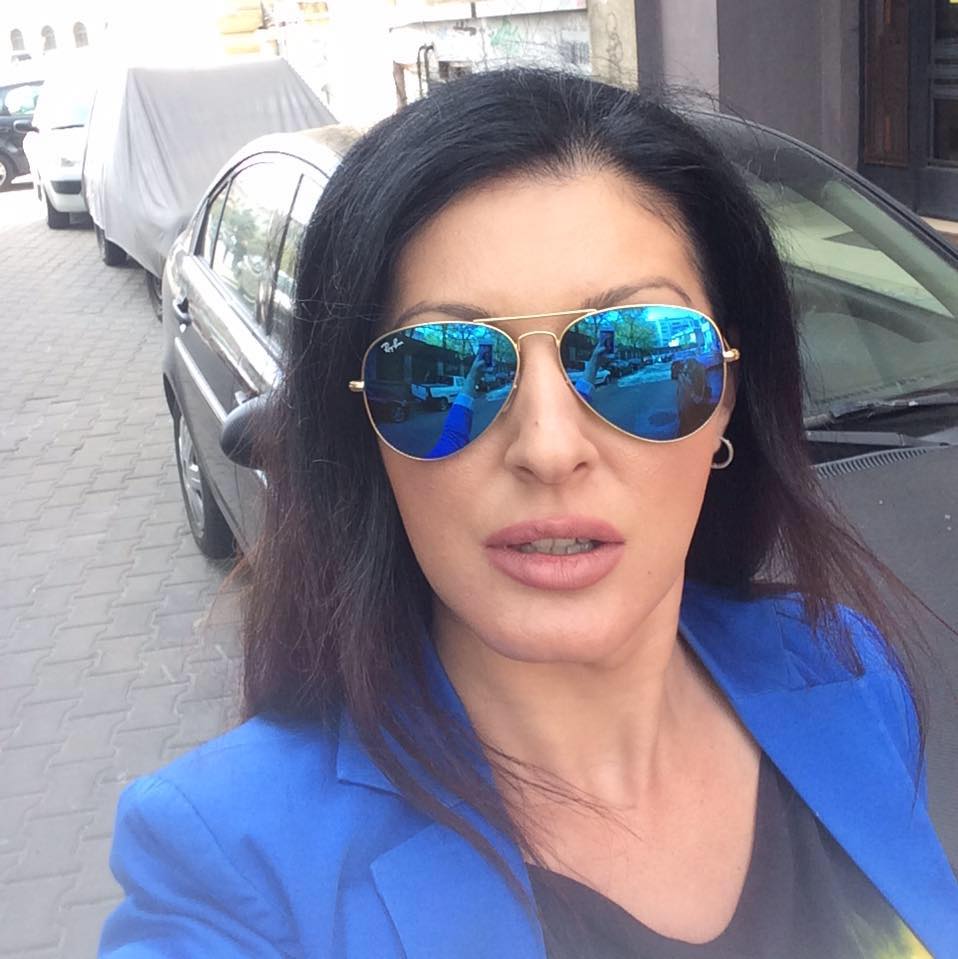 Cine este ofițerul din familia lui Victor Slav. Cum arată sora prezentatorului, care lucrează în cadrul Ministerului de Interne | FOTO