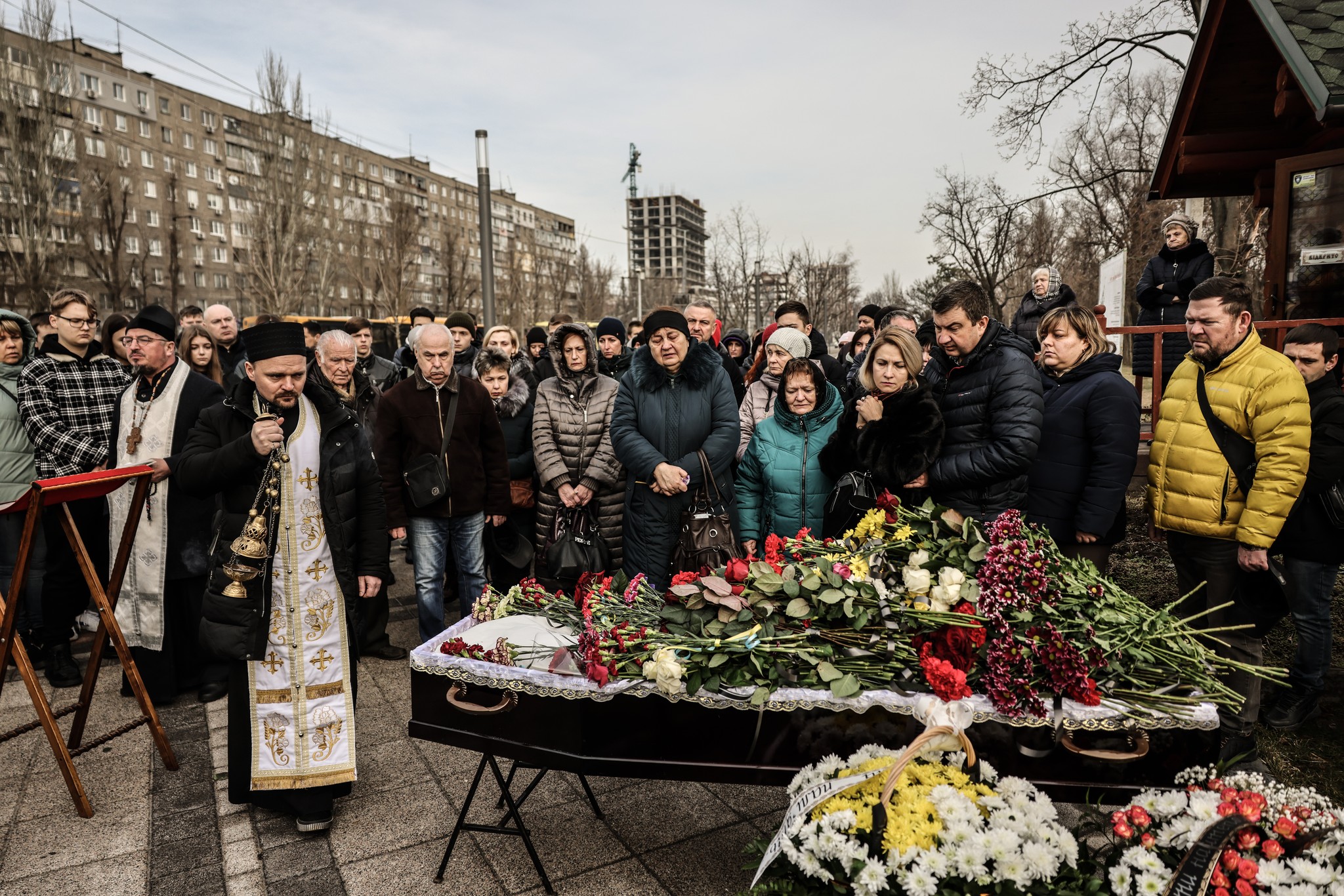 „Ne-a rămas de la el doar un șorț”. Destinul tragic al lui Maksym, adolescentul ucis de ruși în blocul morții din Dnipro. Părinții săi plecaseră de acasă