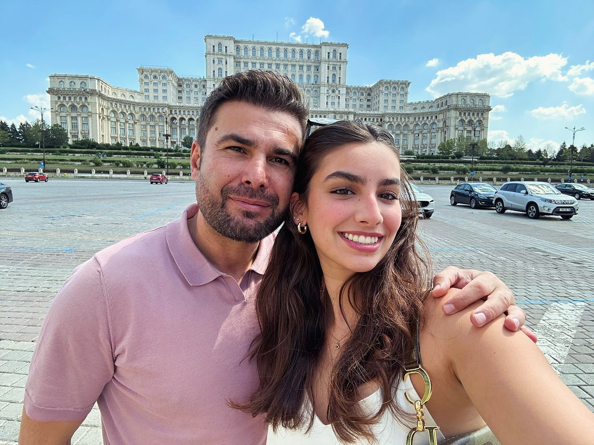 Imagini rare cu fiicele lui Adrian Mutu. Actuala și fosta soție a antrenorului au sărbătorit împreună ziua Adrianei