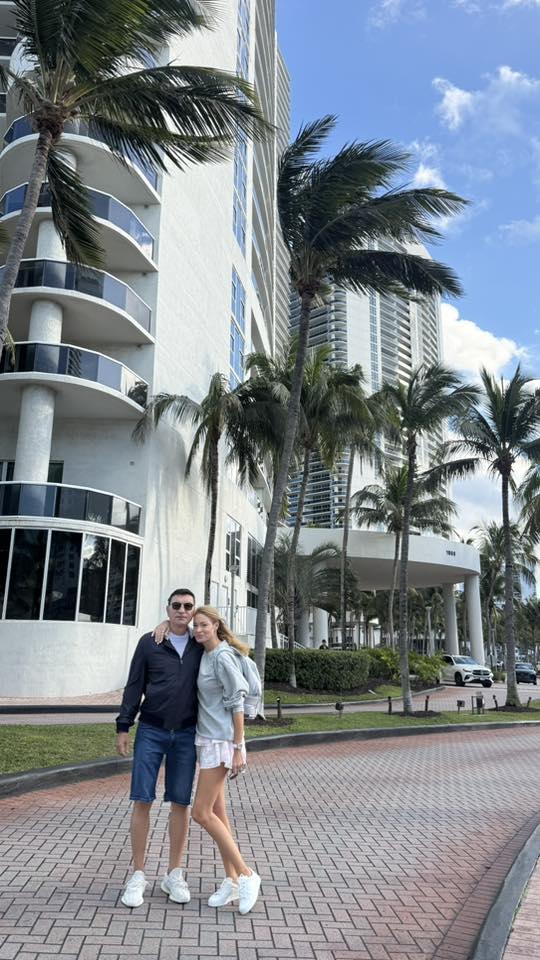 Valentina Pelinel s-a întors din Miami cu kilograme în plus. Cât s-a îngrășat și de ce nu a mai ținut postul Paștelui. „Nu sunt atât de cumințică”