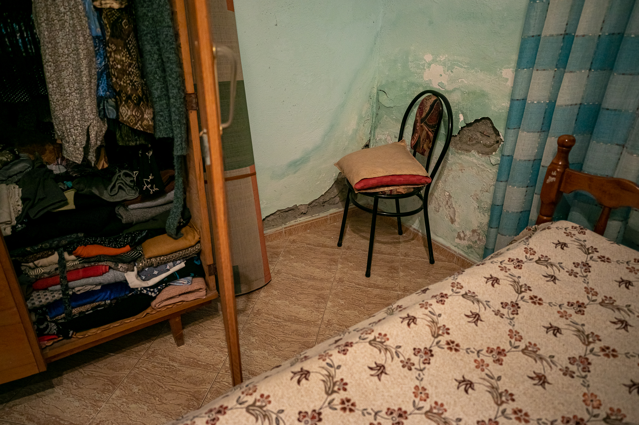 Thumanë, satul din Albania care va fi ras de pe fața pământului. Autoritățile au decis să dărâme toate clădirile rămase în picioare după cutremur
